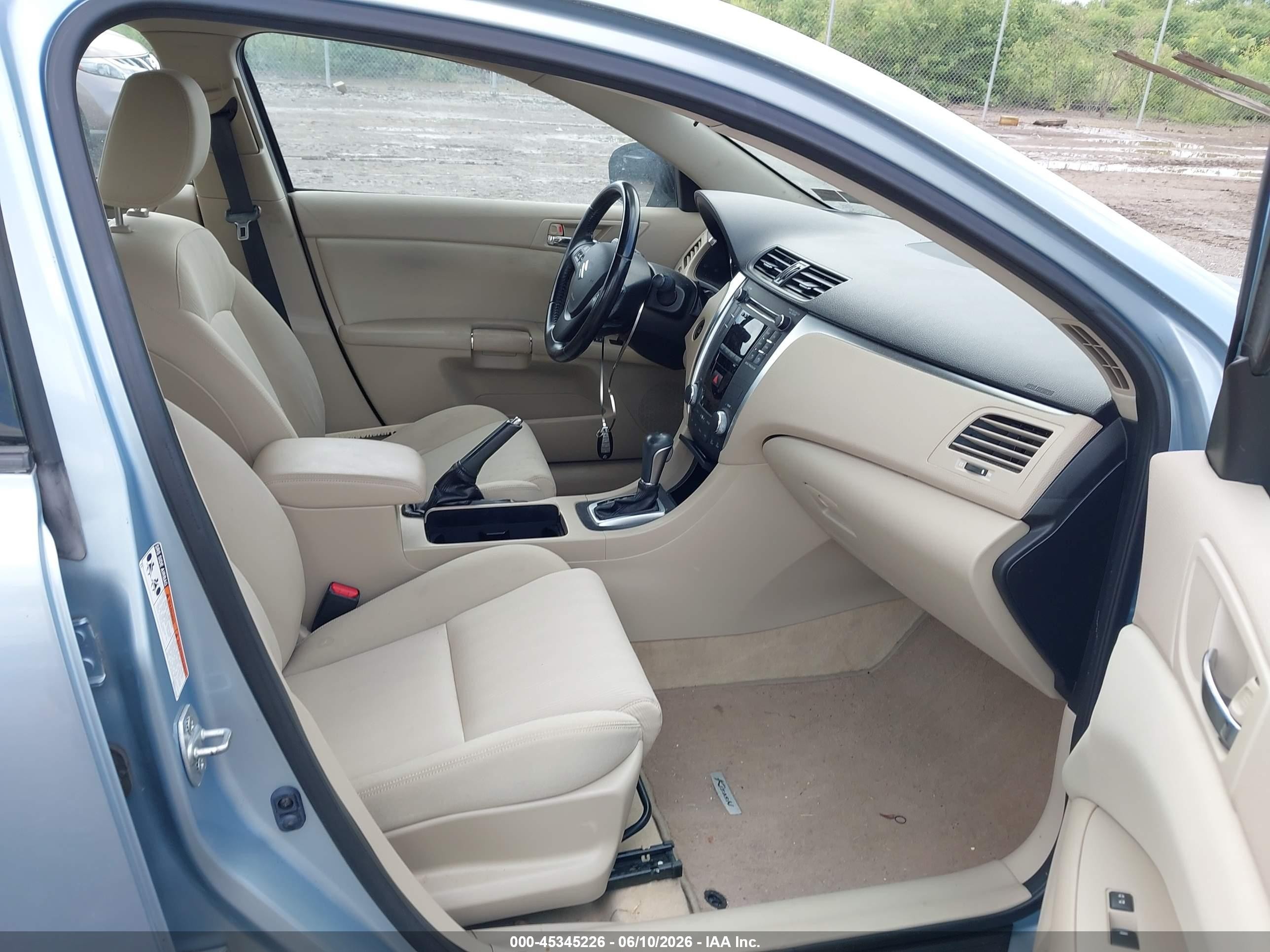 2011 Suzuki Kizashi Se Silver vin: JS2RF9A37B6111010