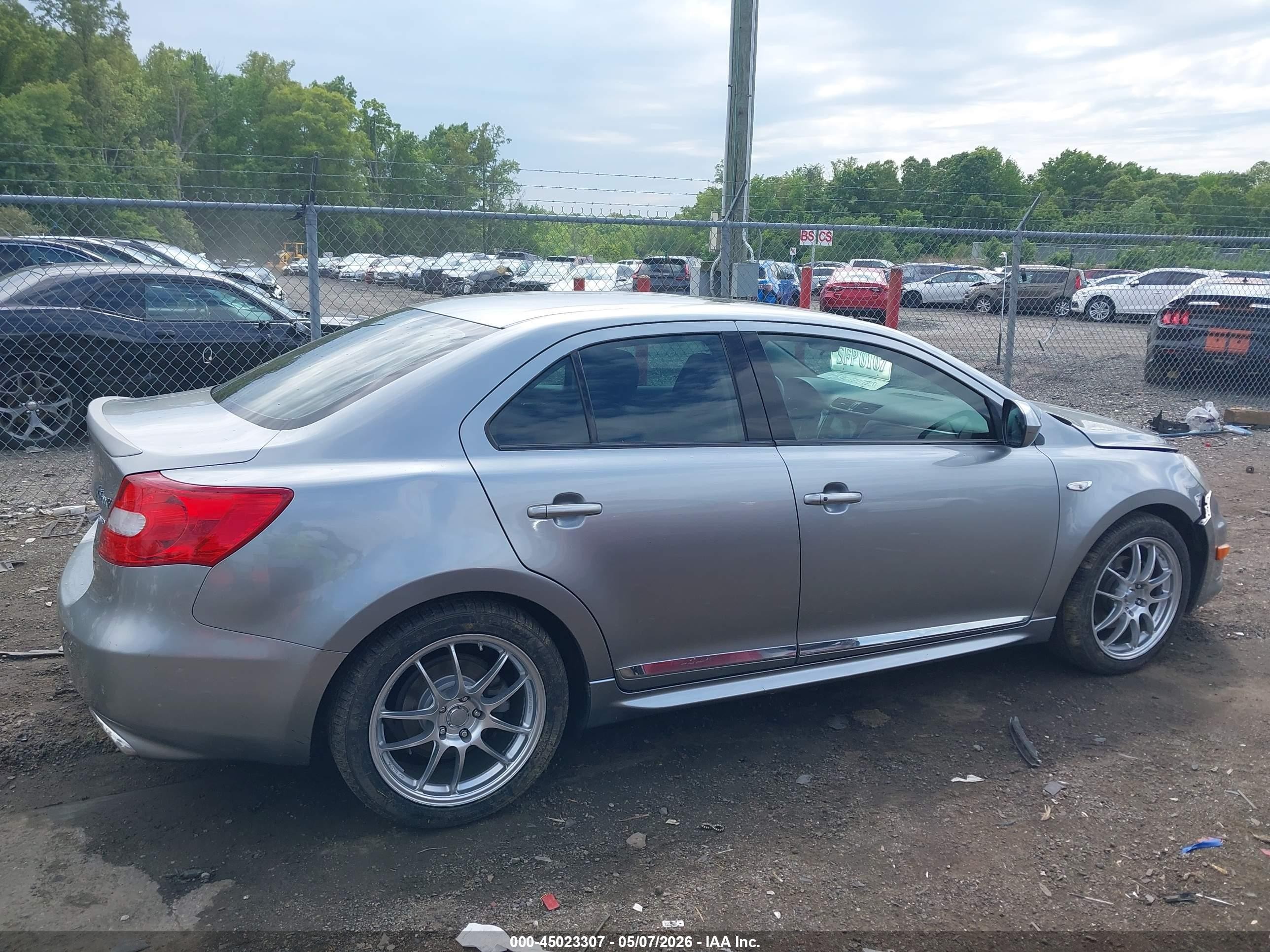 2011 Suzuki Kizashi Sport Gts Silver vin: JS2RF9A67B6110062