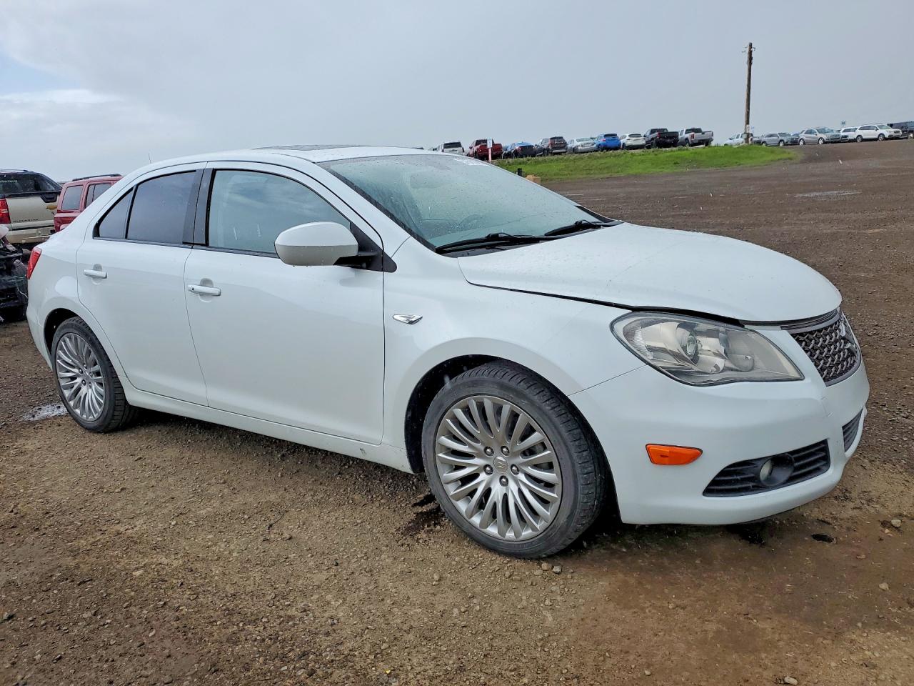 2013 Suzuki Kizashi Sx White vin: JS2RF9A70D6100050