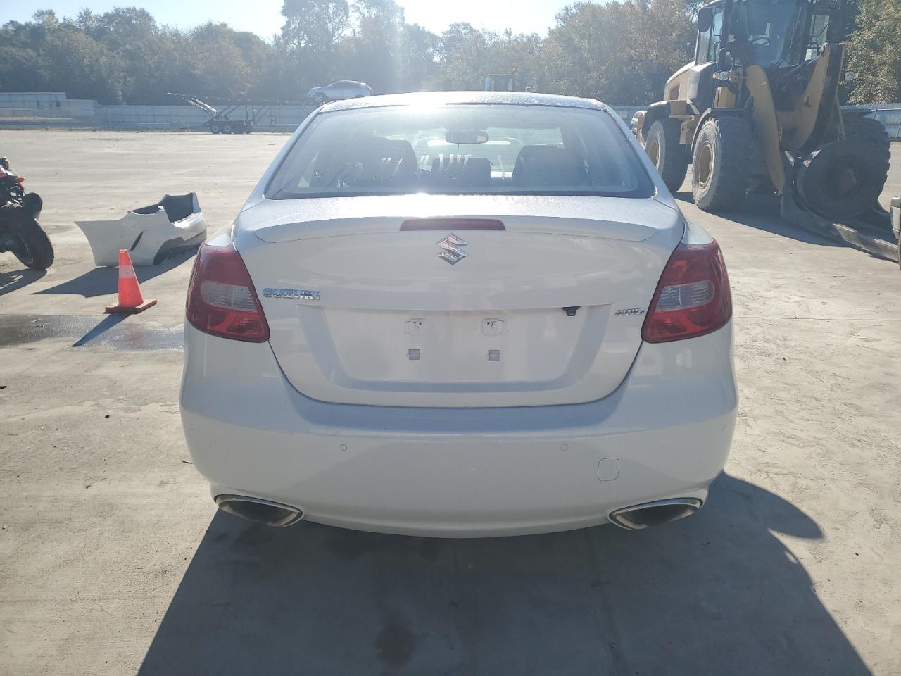 2012 Suzuki Kizashi Sport Sls White vin: JS2RF9A8XC6100810