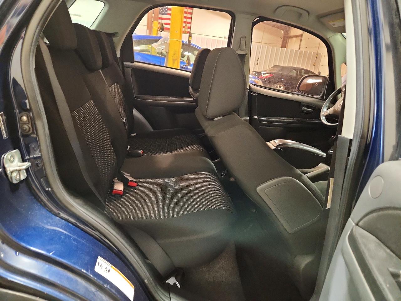 2008 Suzuki Sx4 Base Blue vin: JS2YA413585104259