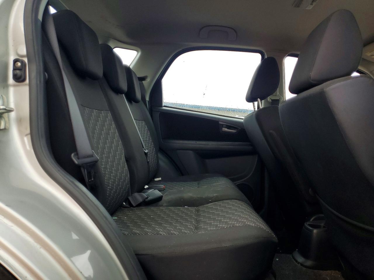2009 Suzuki Sx4 Silver vin: JS2YA413996201203