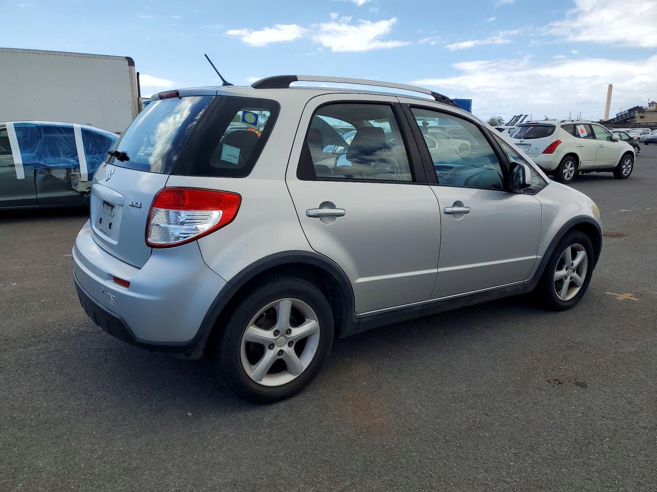 2007 Suzuki Sx4 Silver vin: JS2YA415775100813