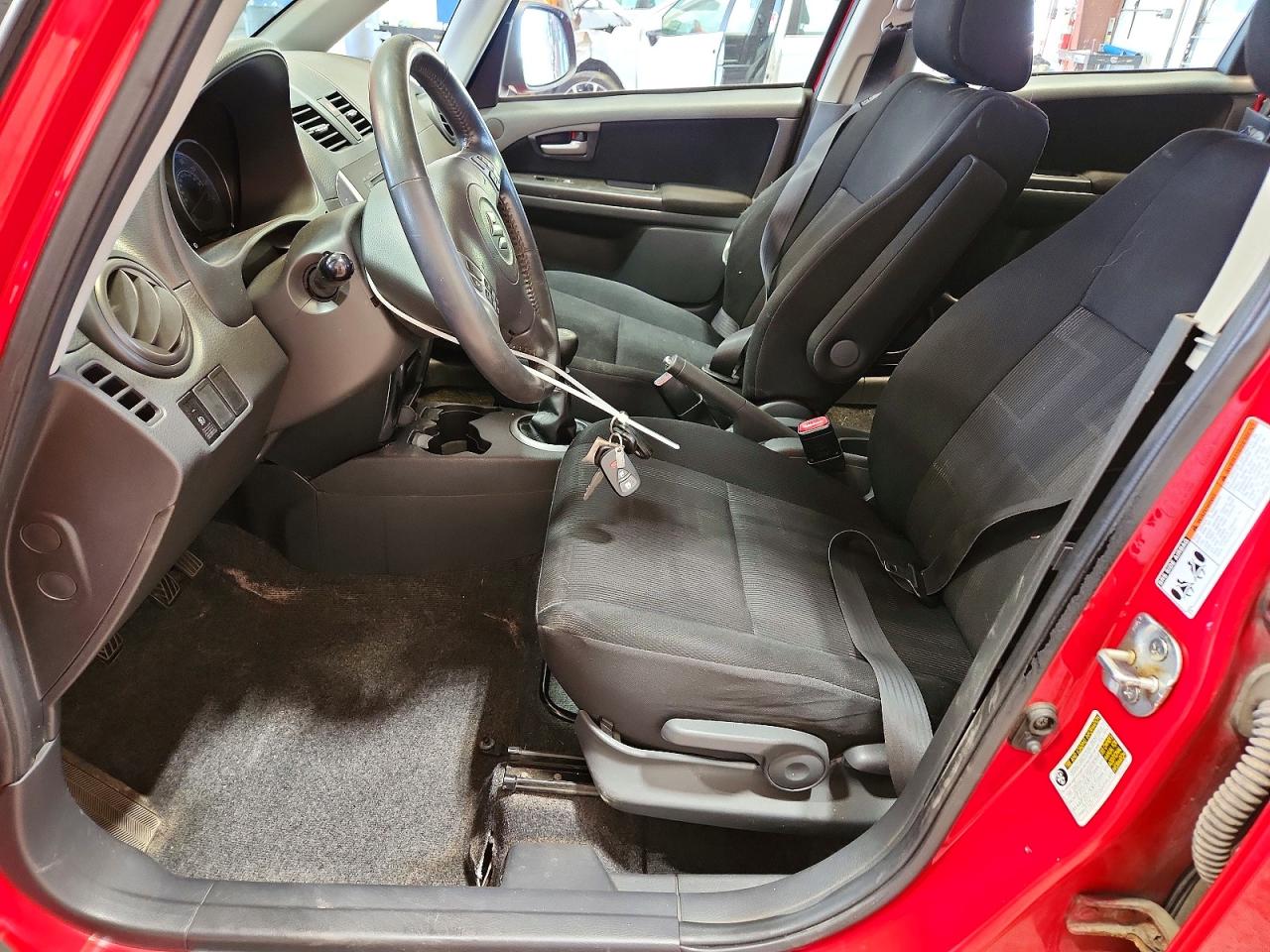 2011 Suzuki Sx4 Red vin: JS2YA5A58B6300172