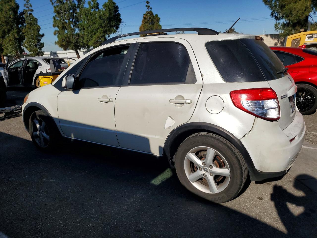 2008 Suzuki Sx4 Base White vin: JS2YB413185108452