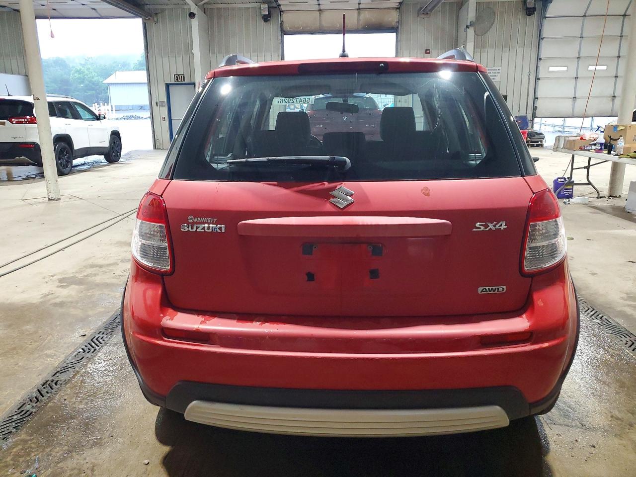 2008 Suzuki Sx4 Base Red vin: JS2YB413285101705