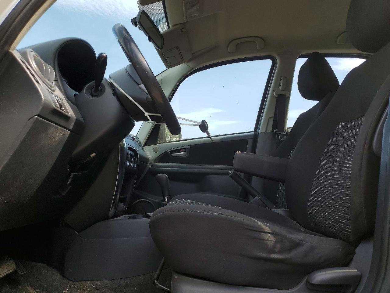 2009 Suzuki Sx4 Technology Silver vin: JS2YB413696200572