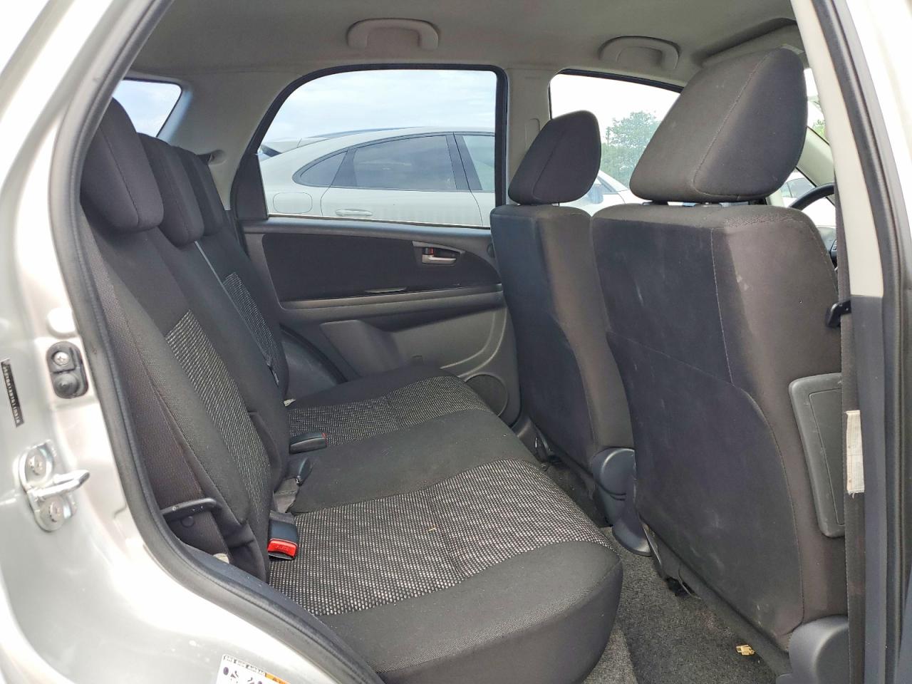 2007 Suzuki Sx4 Silver vin: JS2YB413975110318