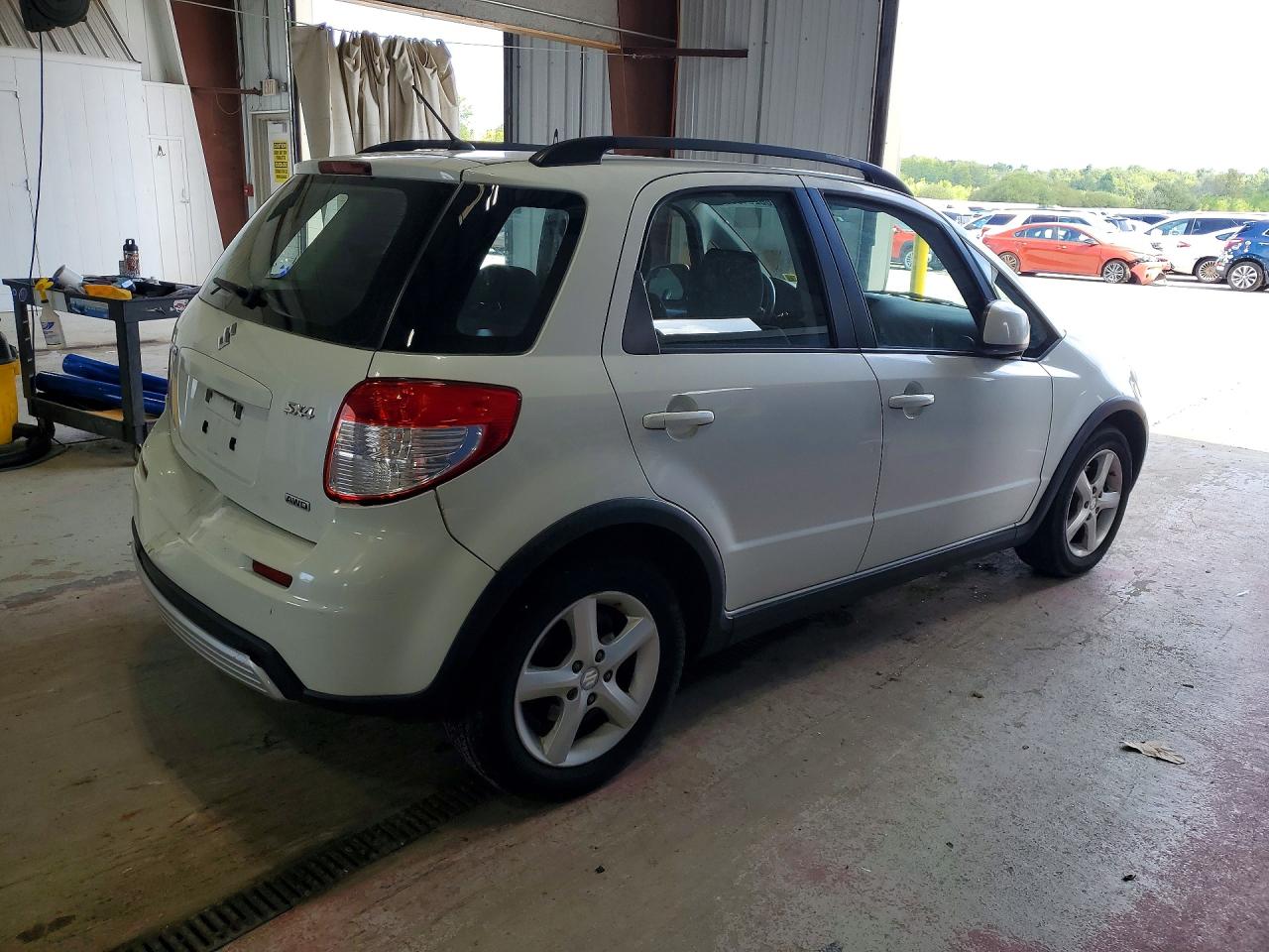 2008 Suzuki Sx4 Base White vin: JS2YB413985108733