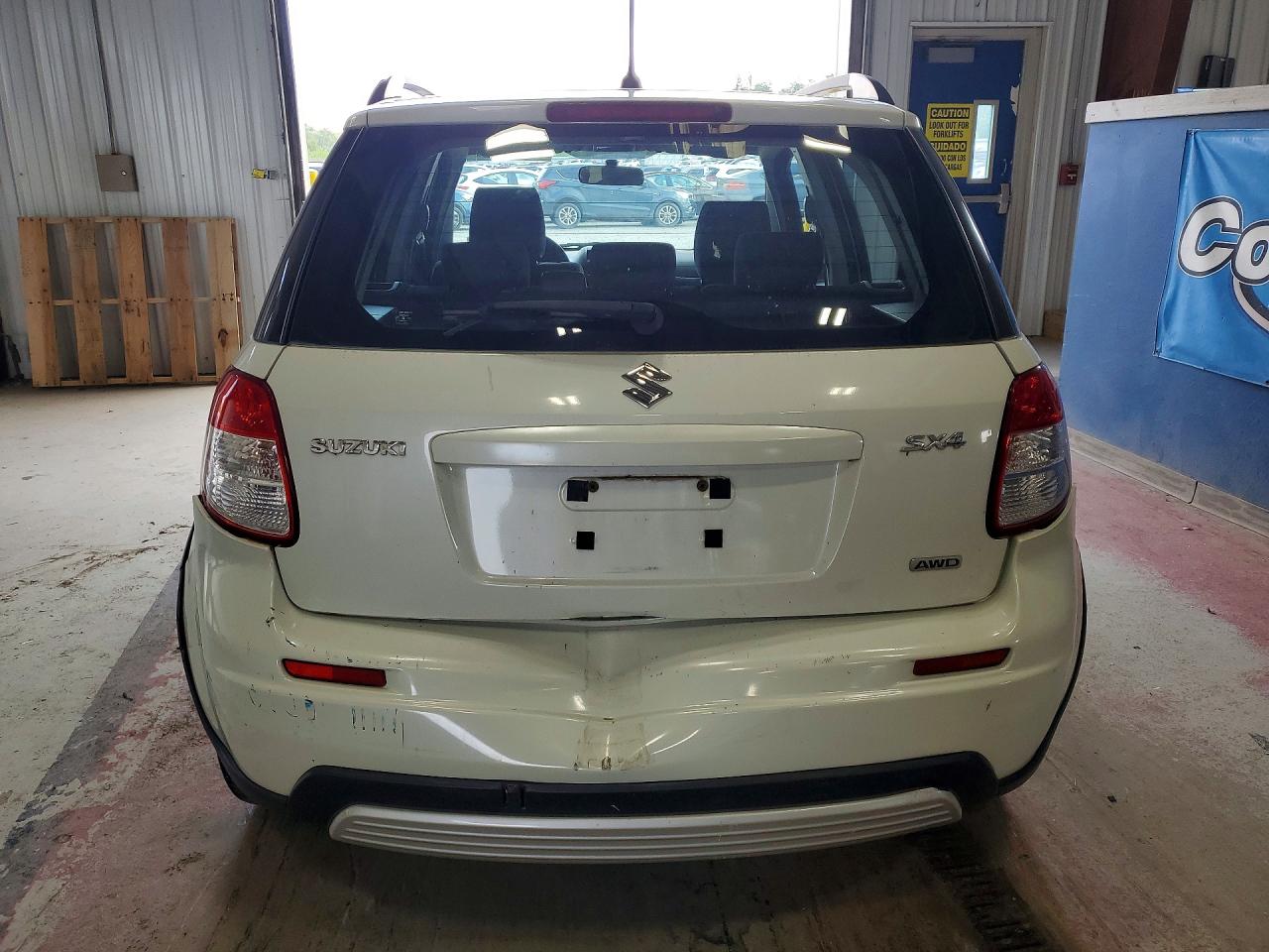2008 Suzuki Sx4 Base White vin: JS2YB413985108733