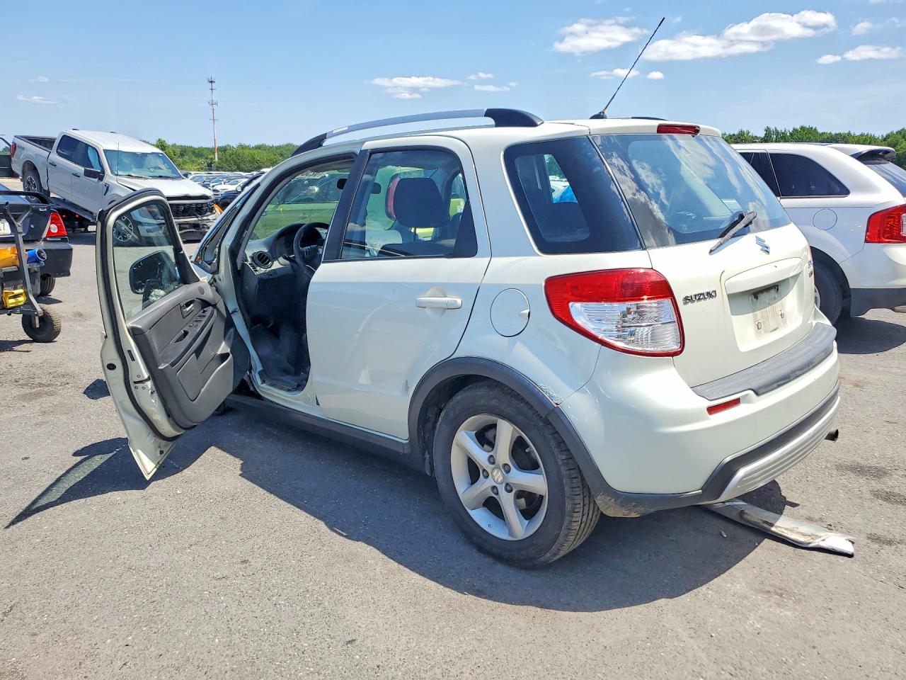2007 Suzuki Sx4 Sport White vin: JS2YB417675101837