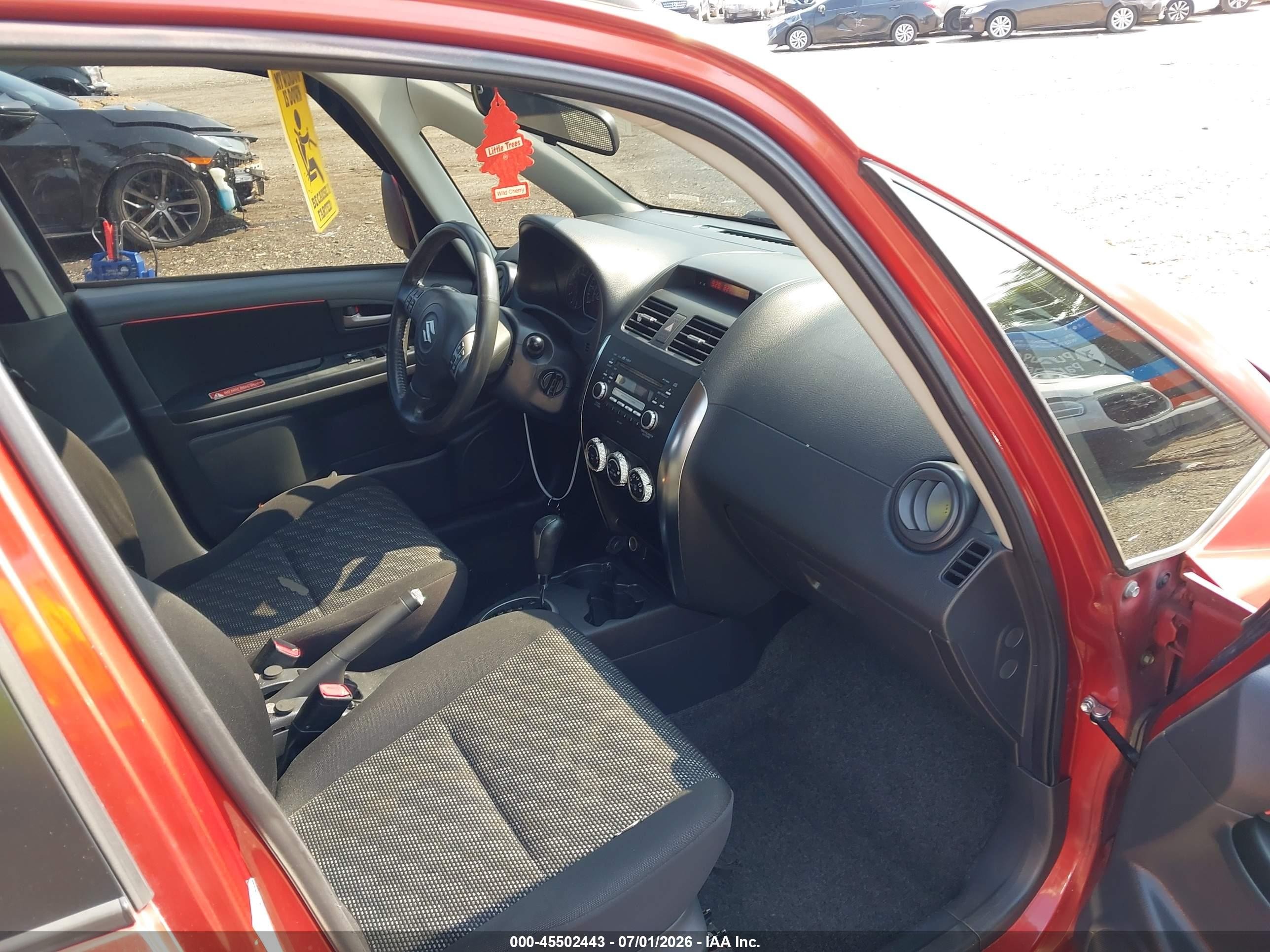 2008 Suzuki Sx4 Convenience/touring Red vin: JS2YB417685102763