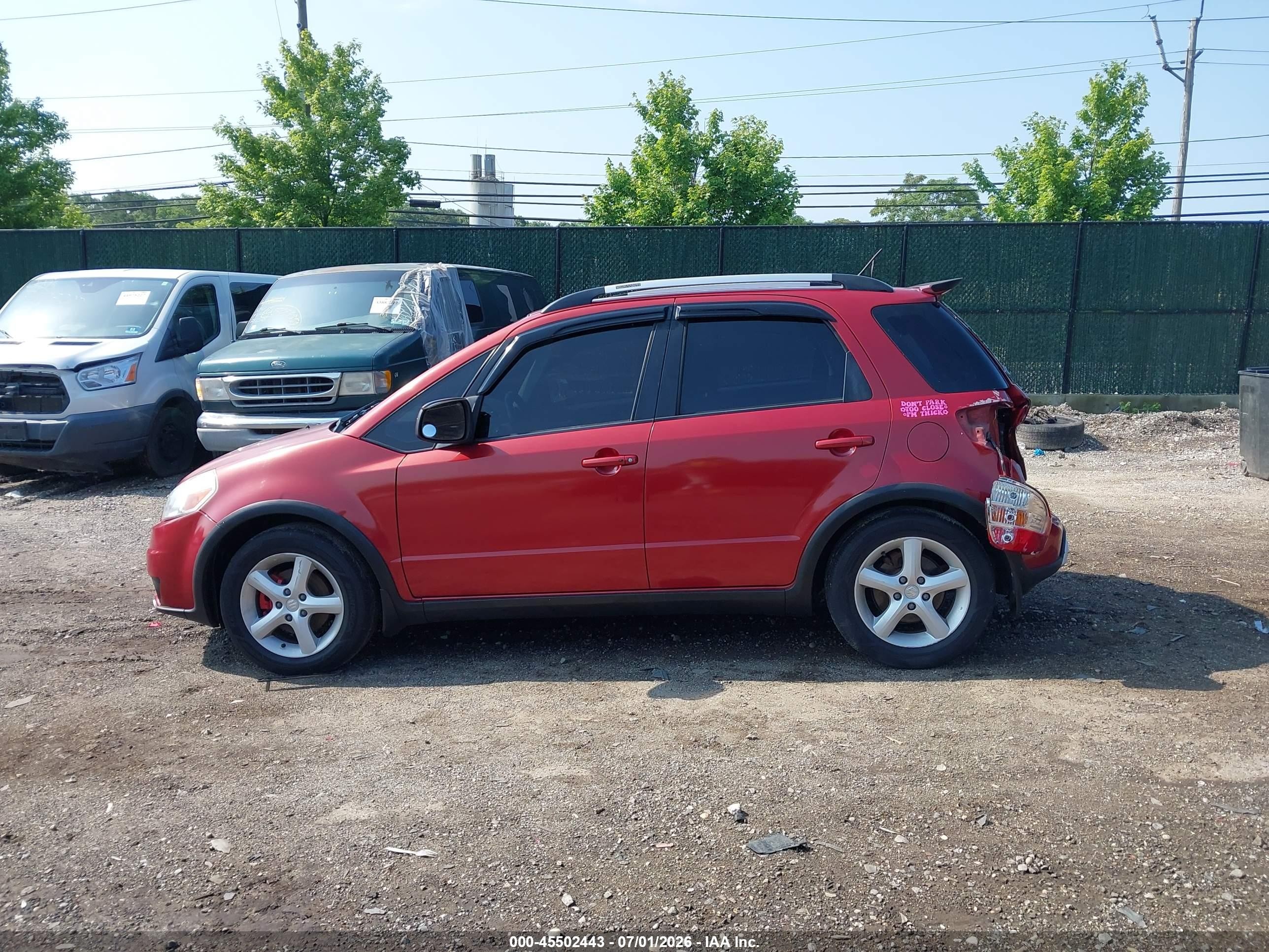 2008 Suzuki Sx4 Convenience/touring Red vin: JS2YB417685102763