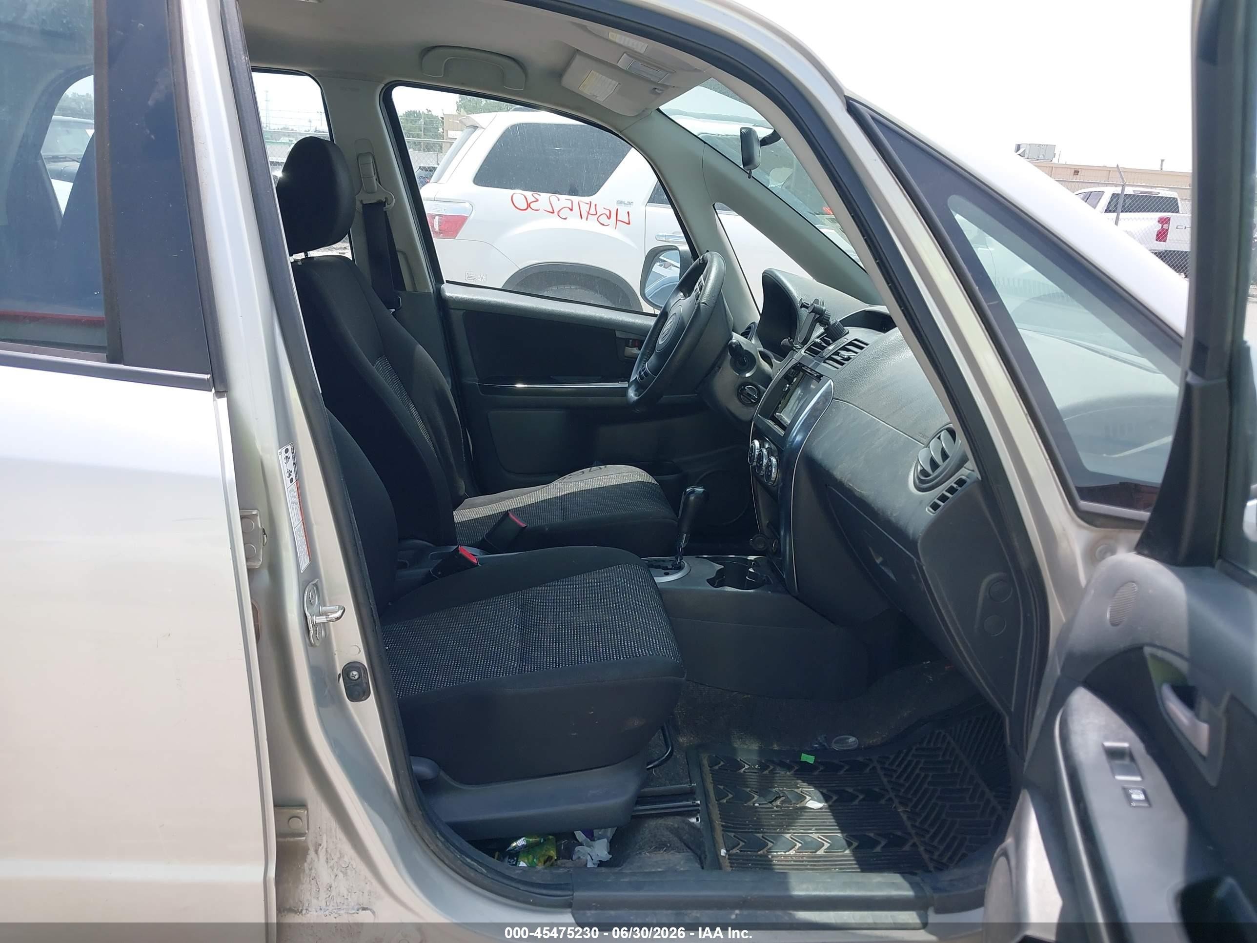 2008 Suzuki Sx4 Convenience/touring Silver vin: JS2YB417X85103267
