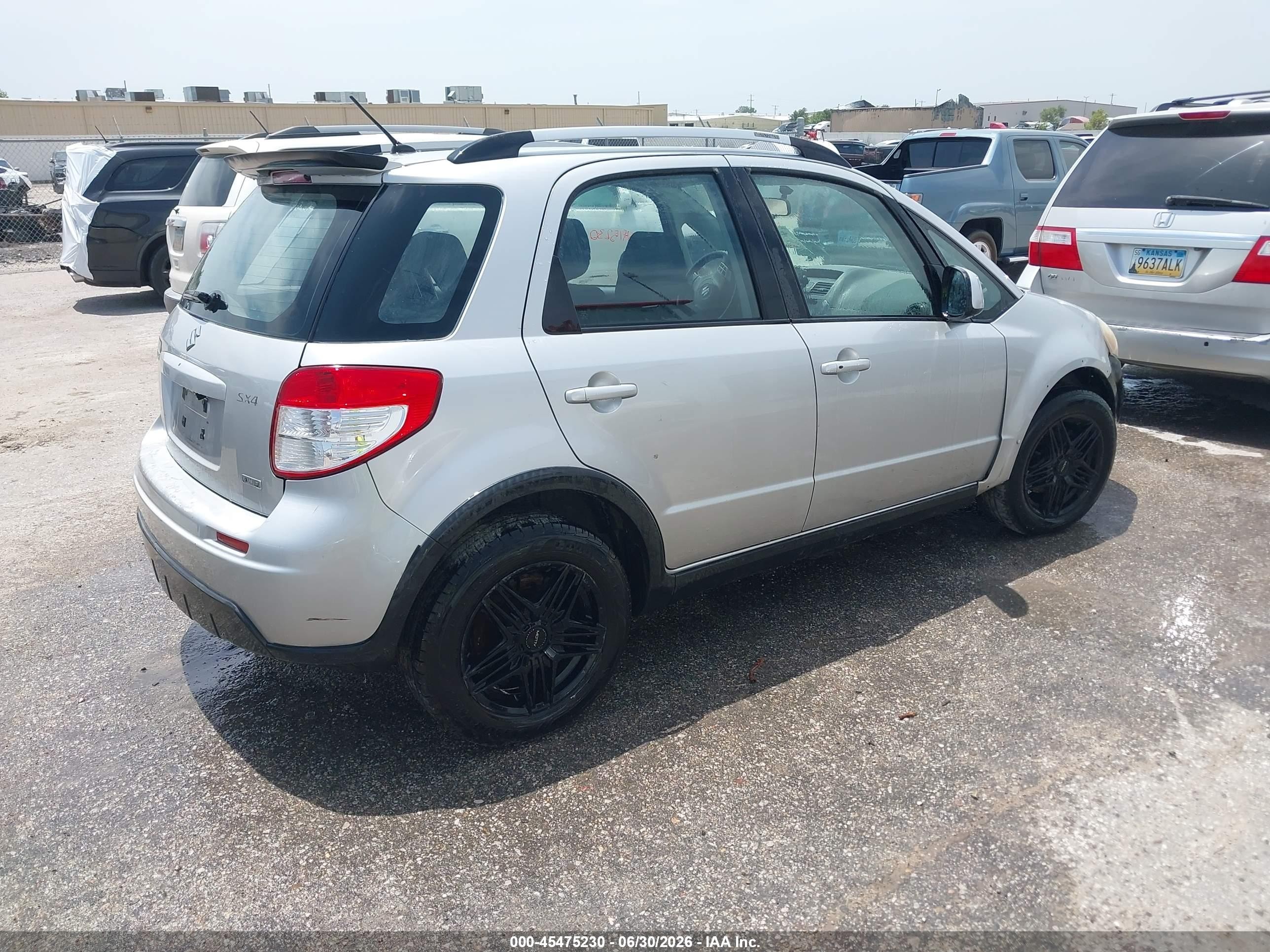 2008 Suzuki Sx4 Convenience/touring Silver vin: JS2YB417X85103267