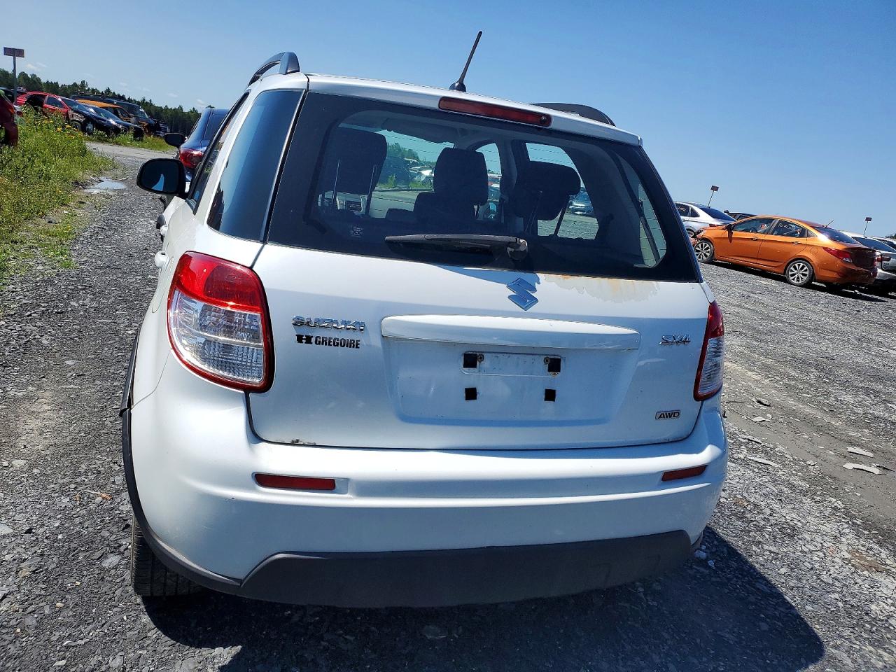 2010 Suzuki Sx4 Jx White vin: JS2YB5A27A6310497