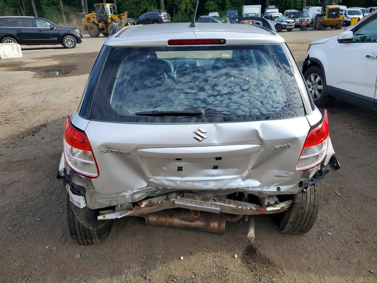 2011 Suzuki Sx4 Base Silver vin: JS2YB5A30B6305281