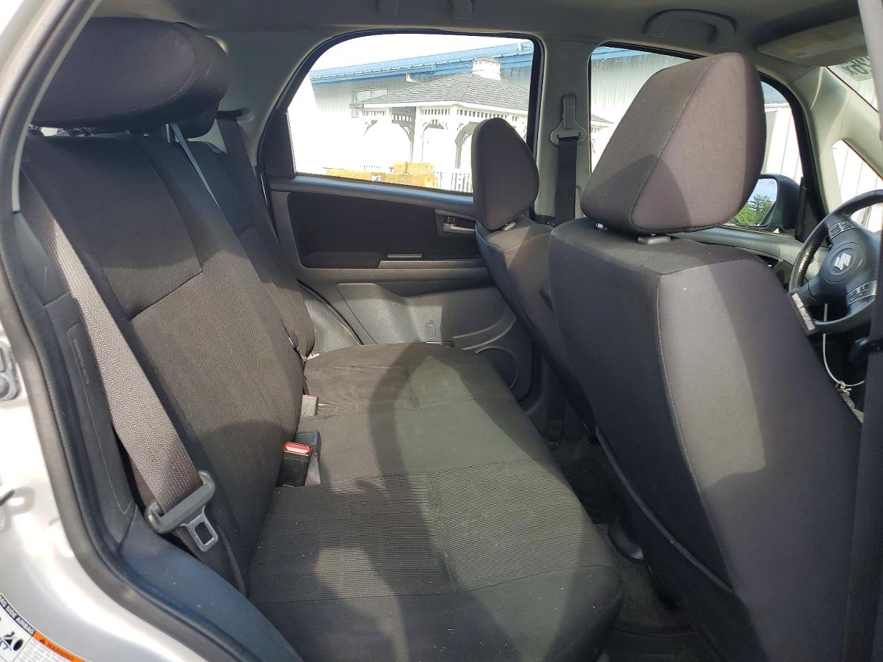 2011 Suzuki Sx4 Base Silver vin: JS2YB5A30B6305281
