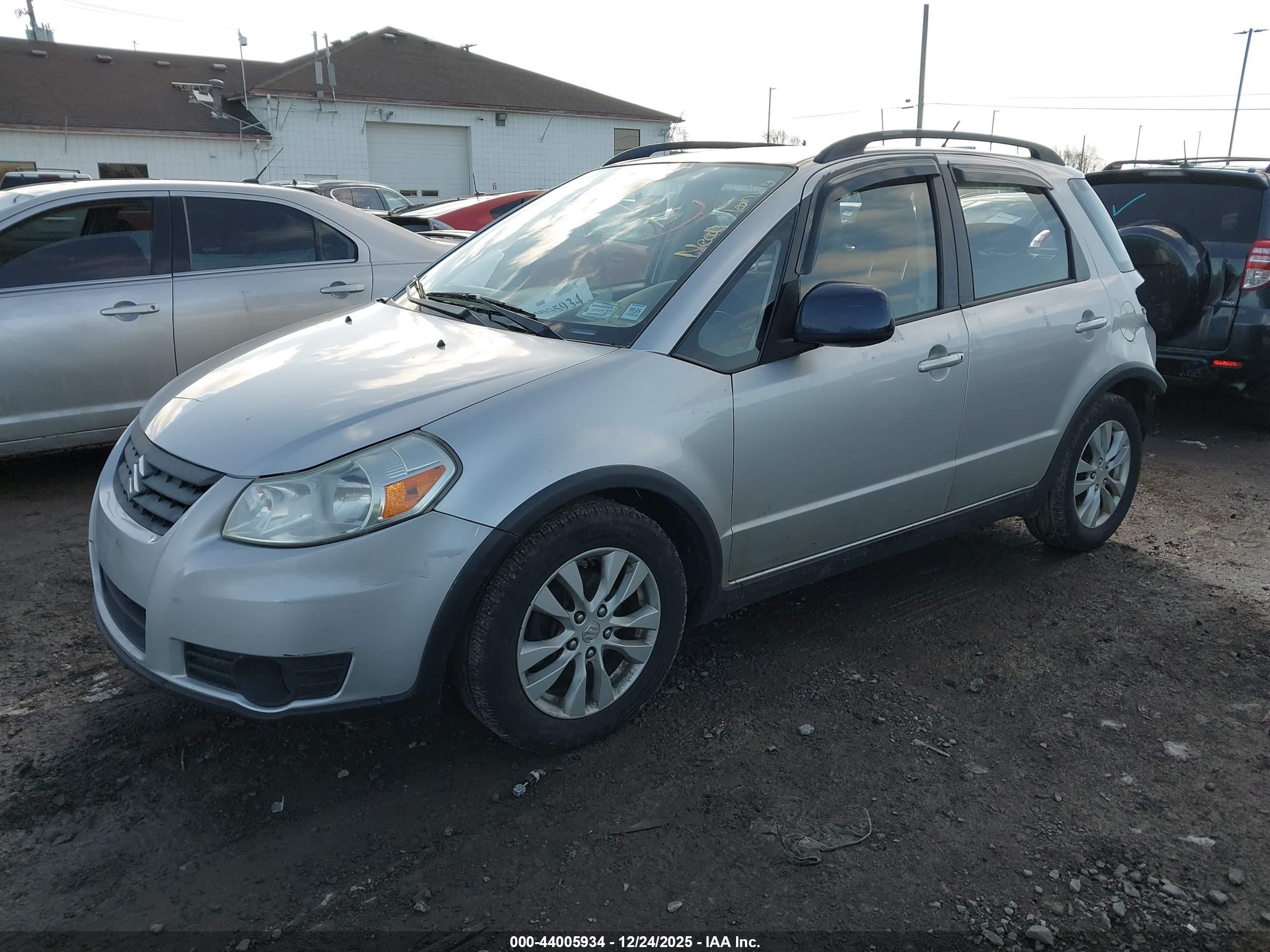 2013 Suzuki Sx4 Premium Silver vin: JS2YB5A30D6101339