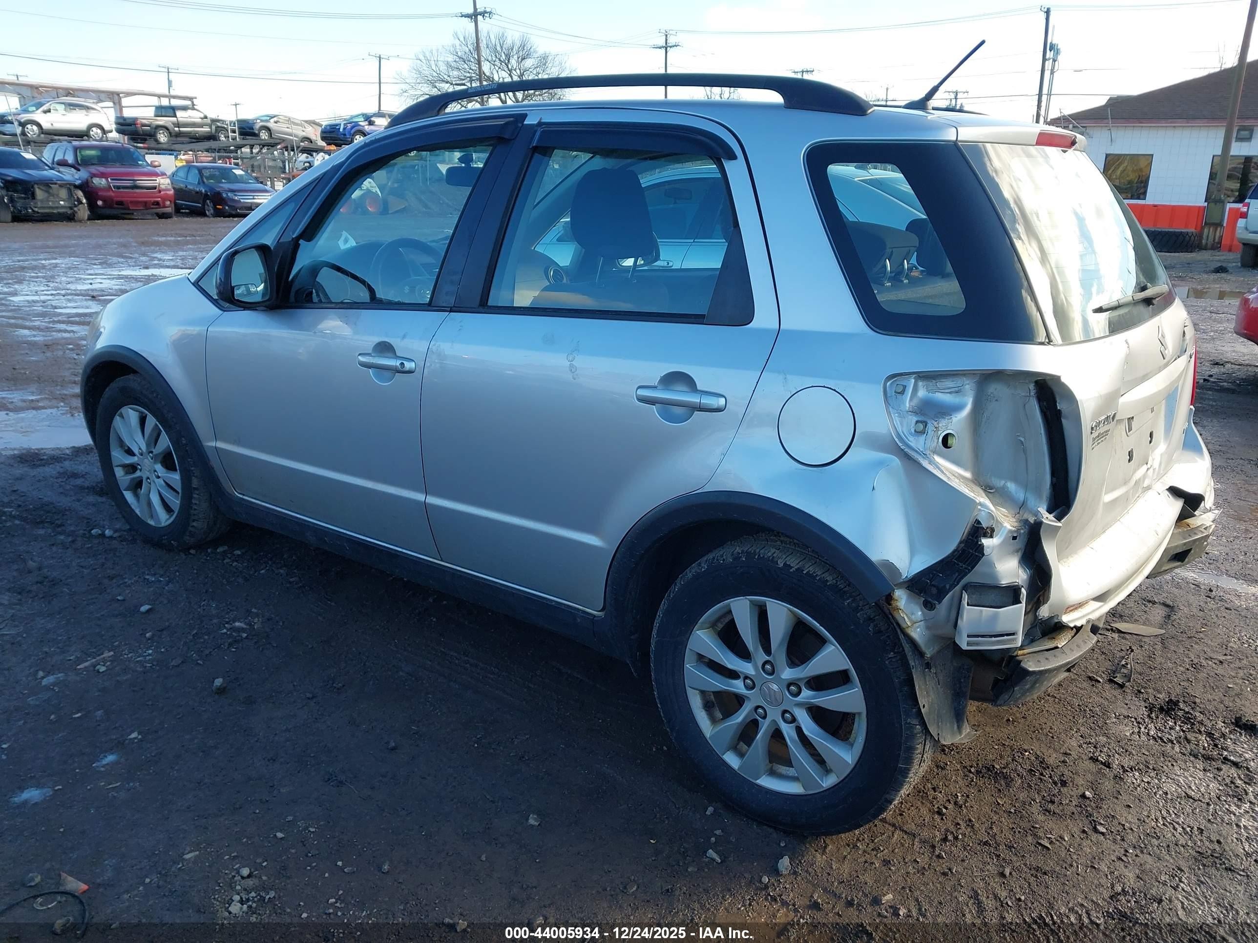 2013 Suzuki Sx4 Premium Silver vin: JS2YB5A30D6101339