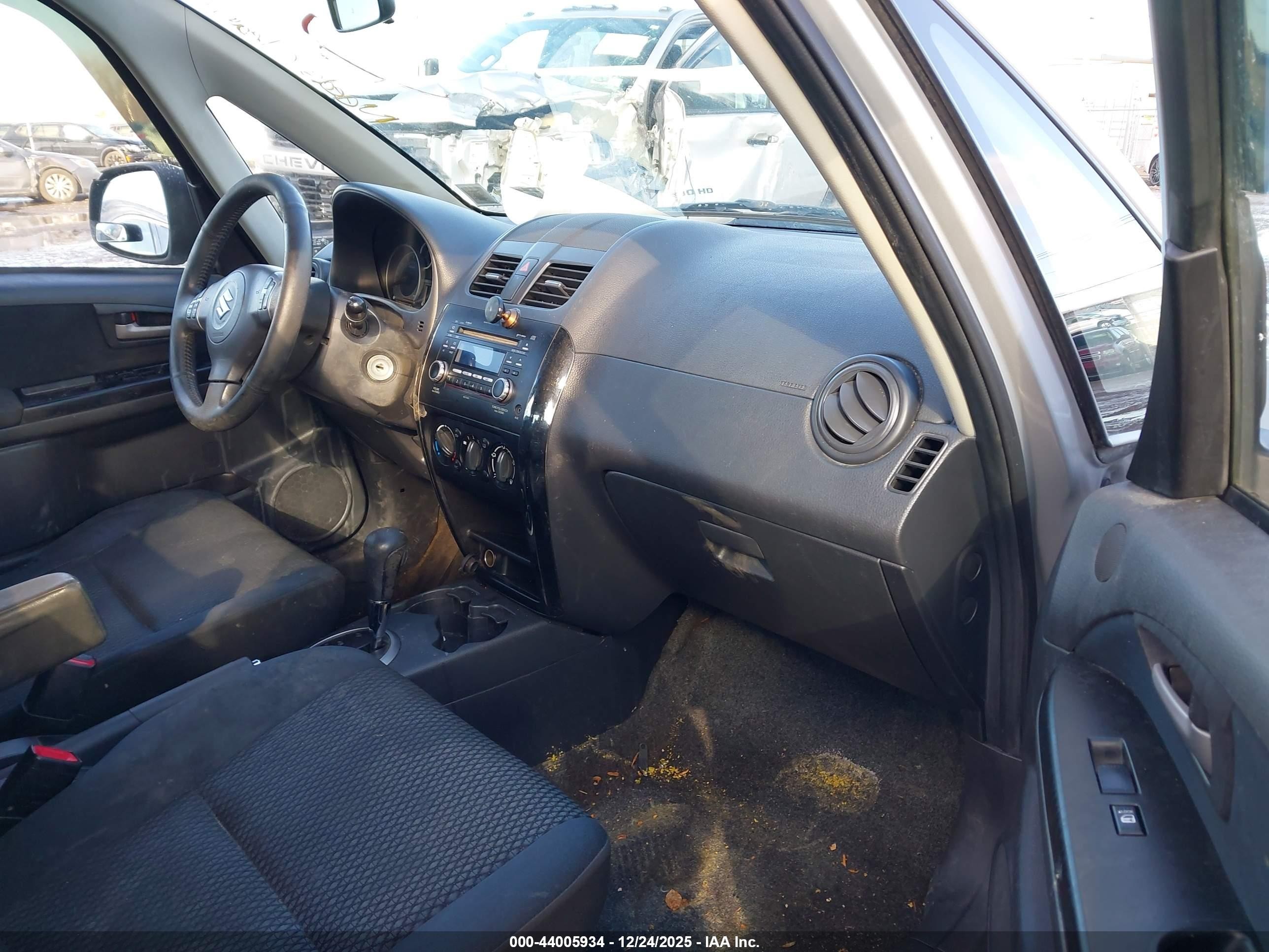 2013 Suzuki Sx4 Premium Silver vin: JS2YB5A30D6101339