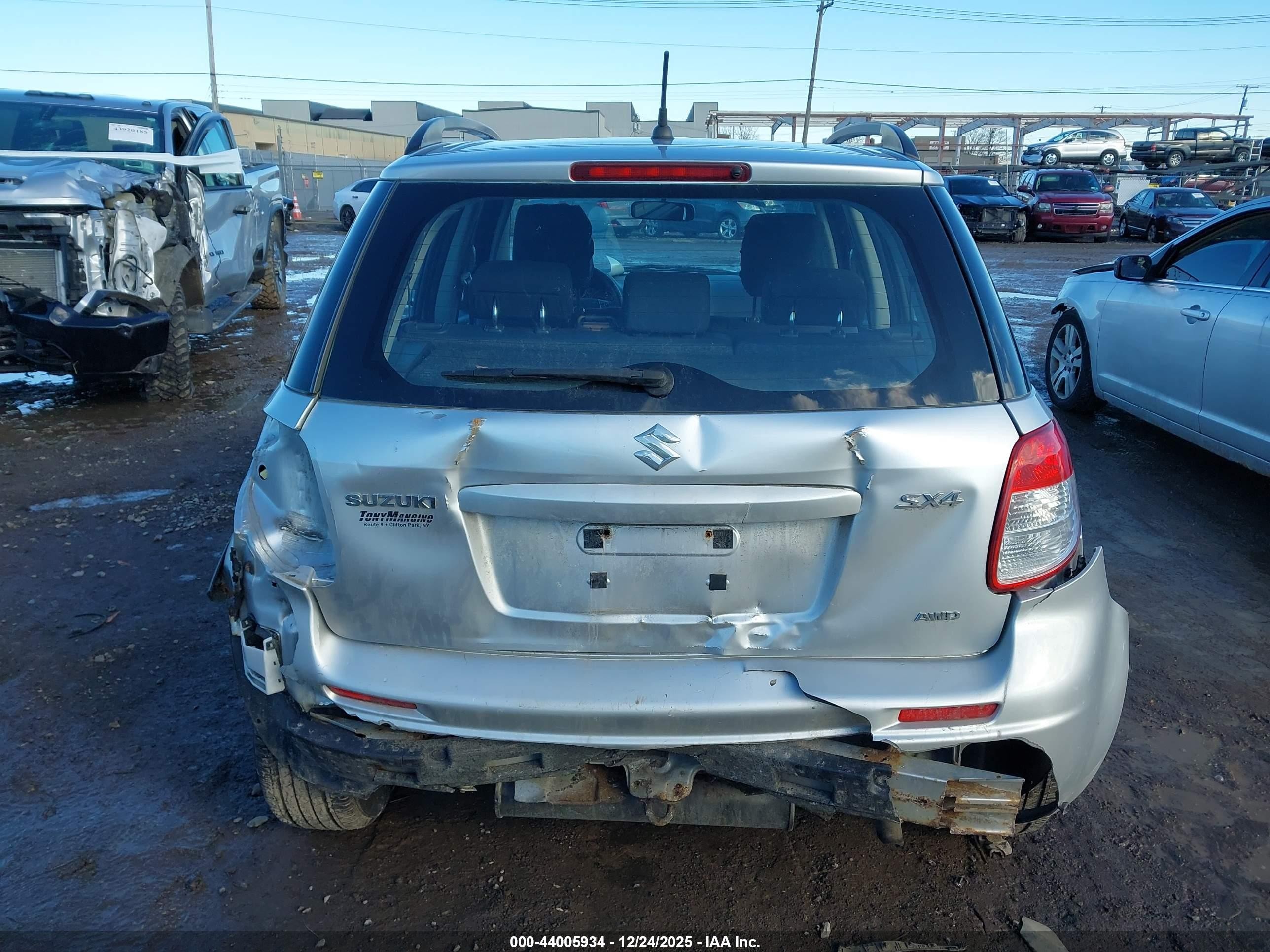 2013 Suzuki Sx4 Premium Silver vin: JS2YB5A30D6101339