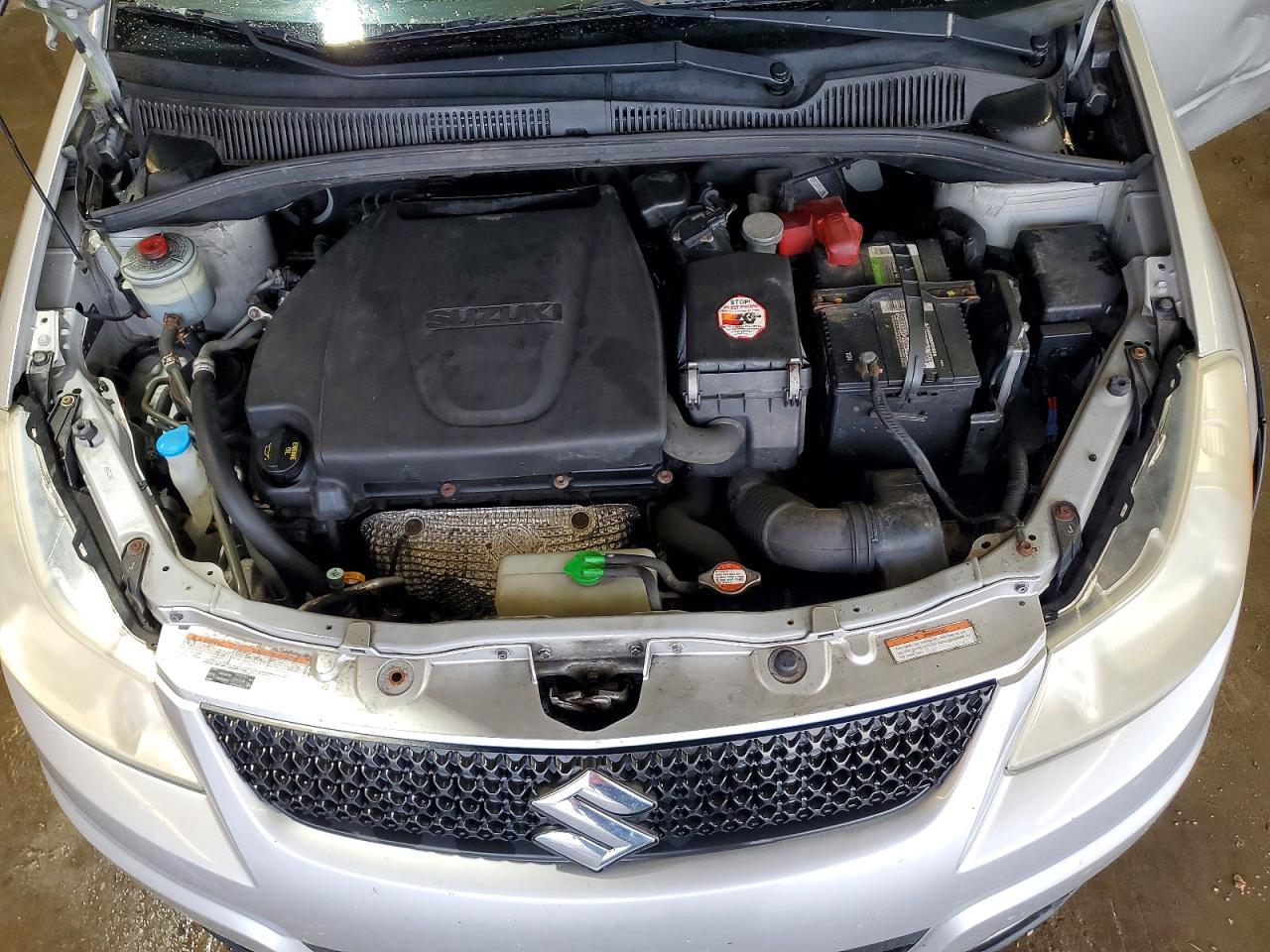 2010 Suzuki Sx4 Silver vin: JS2YB5A31A6301075