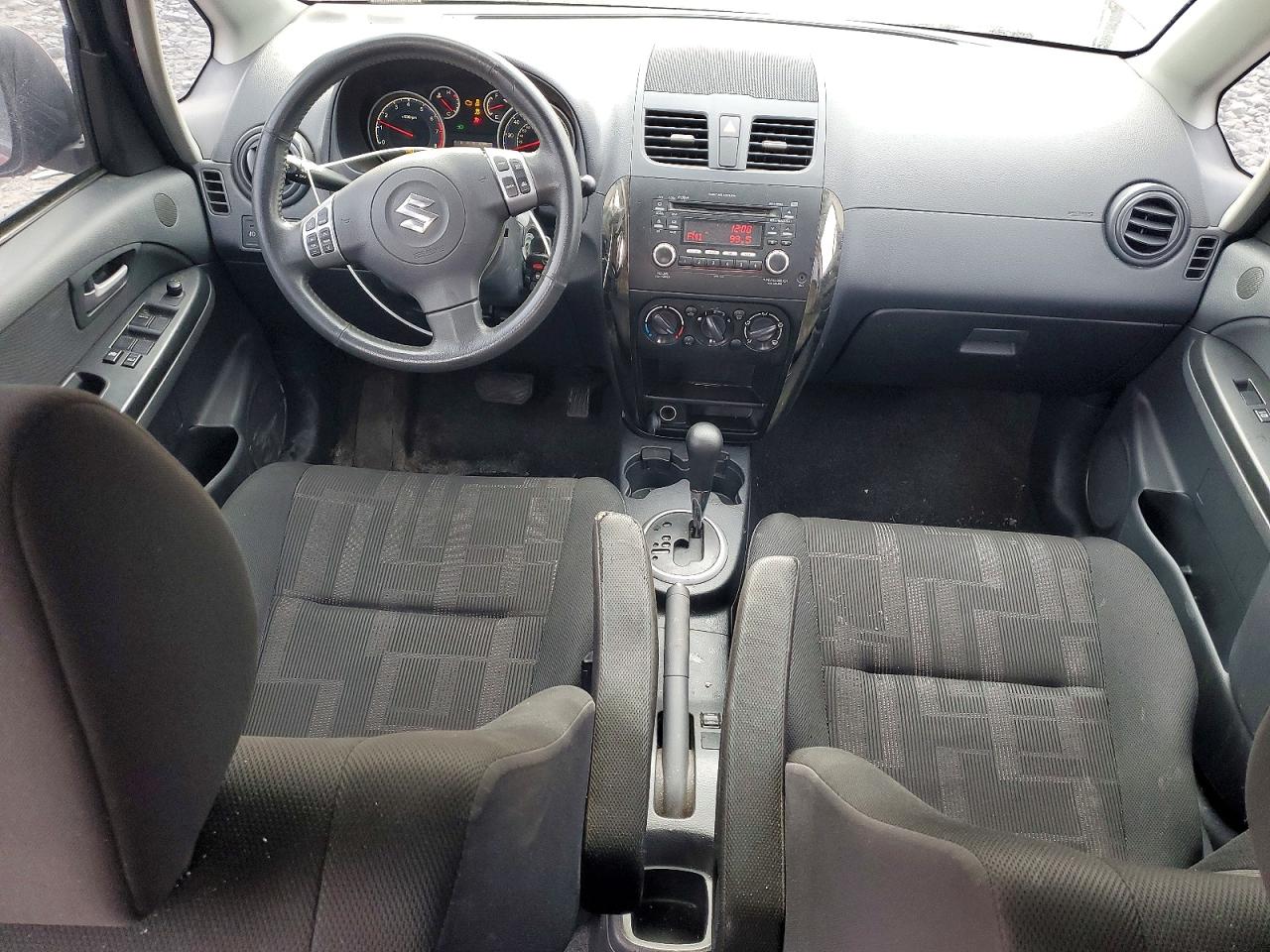 2013 Suzuki Sx4 Red vin: JS2YB5A31D6100684