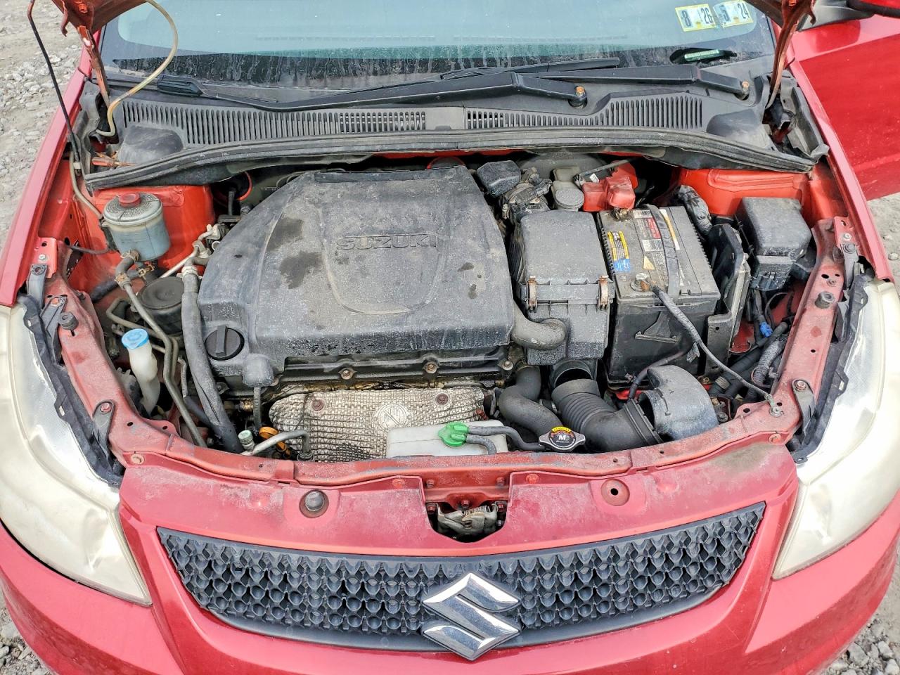 2013 Suzuki Sx4 Red vin: JS2YB5A31D6100684