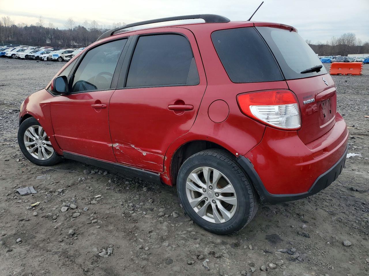 2013 Suzuki Sx4 Red vin: JS2YB5A31D6100684