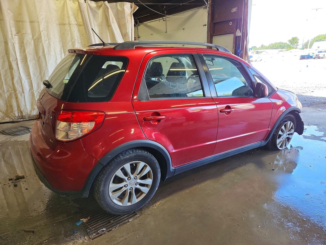 2013 Suzuki Sx4 Red vin: JS2YB5A31D6100734