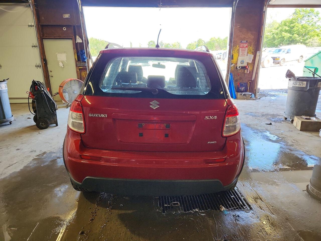 2013 Suzuki Sx4 Red vin: JS2YB5A31D6100734