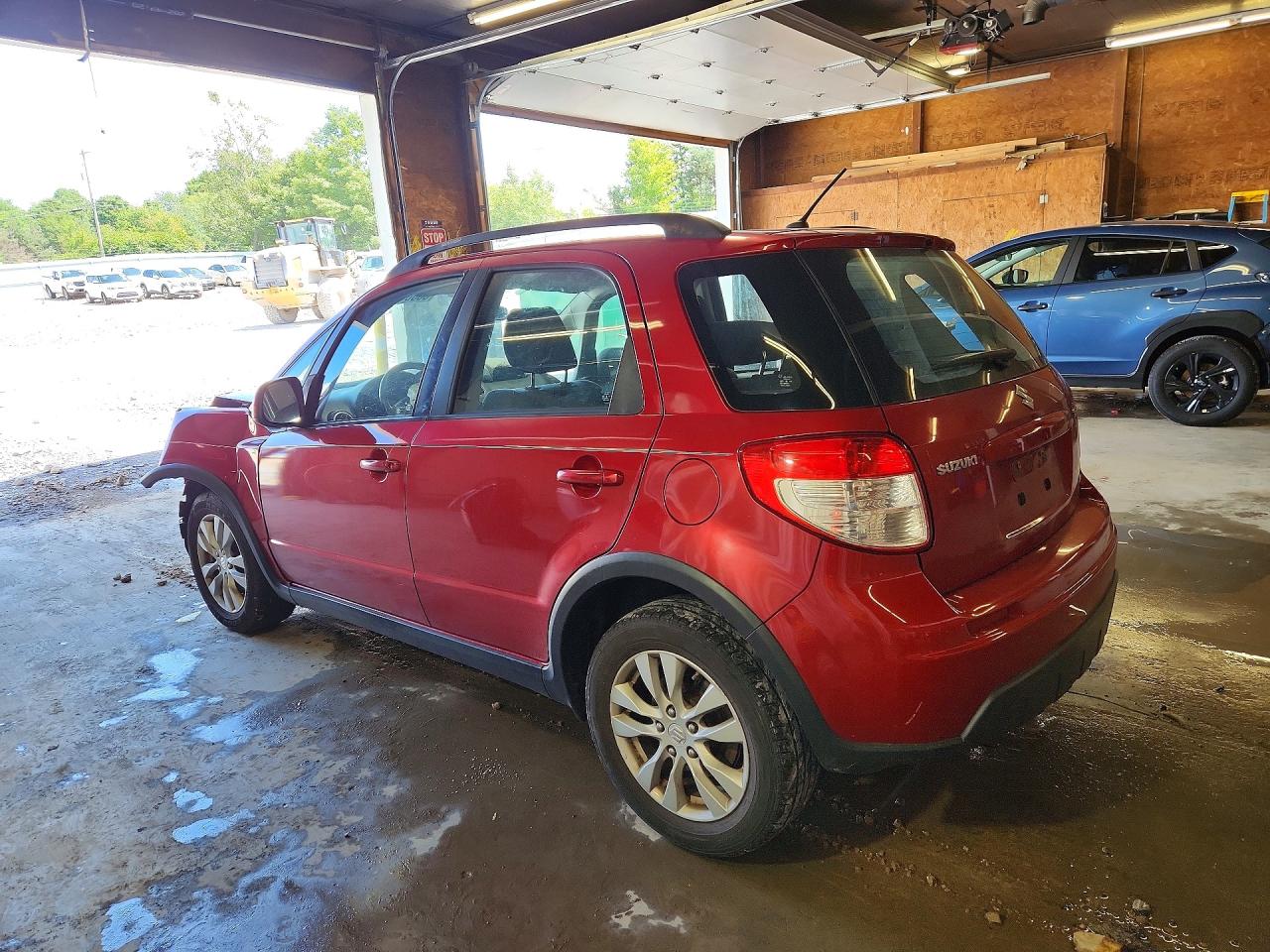 2013 Suzuki Sx4 Red vin: JS2YB5A31D6100734