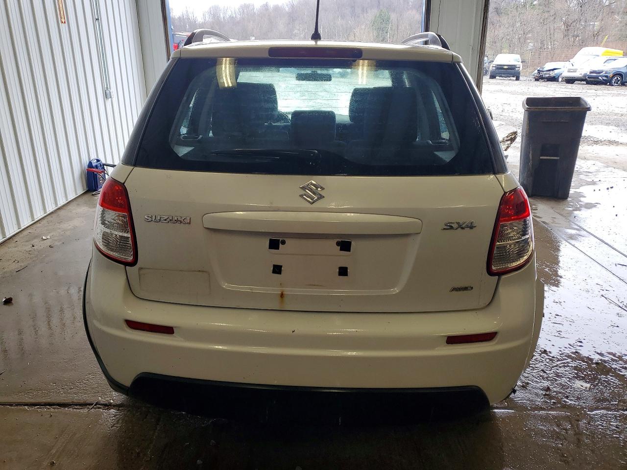 2012 Suzuki Sx4 White vin: JS2YB5A33C6305258