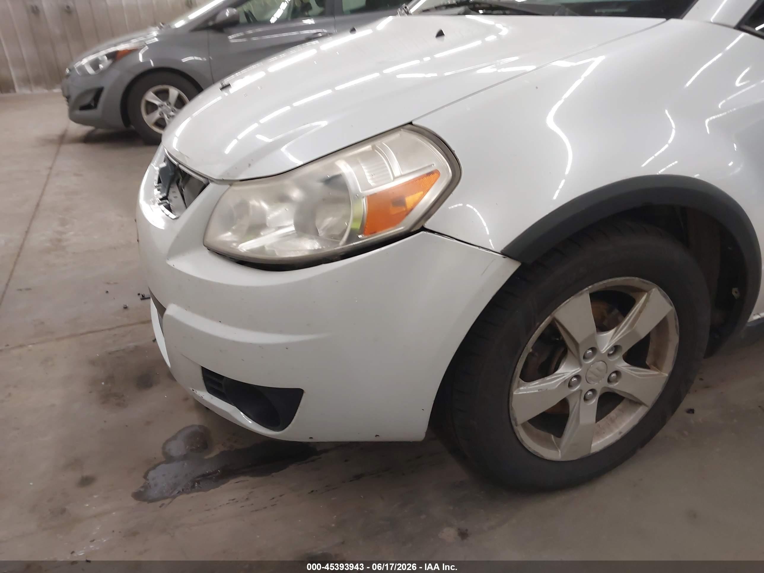 2012 Suzuki Sx4 Premium/tech Valu Pkg (nav) White vin: JS2YB5A35C6304872