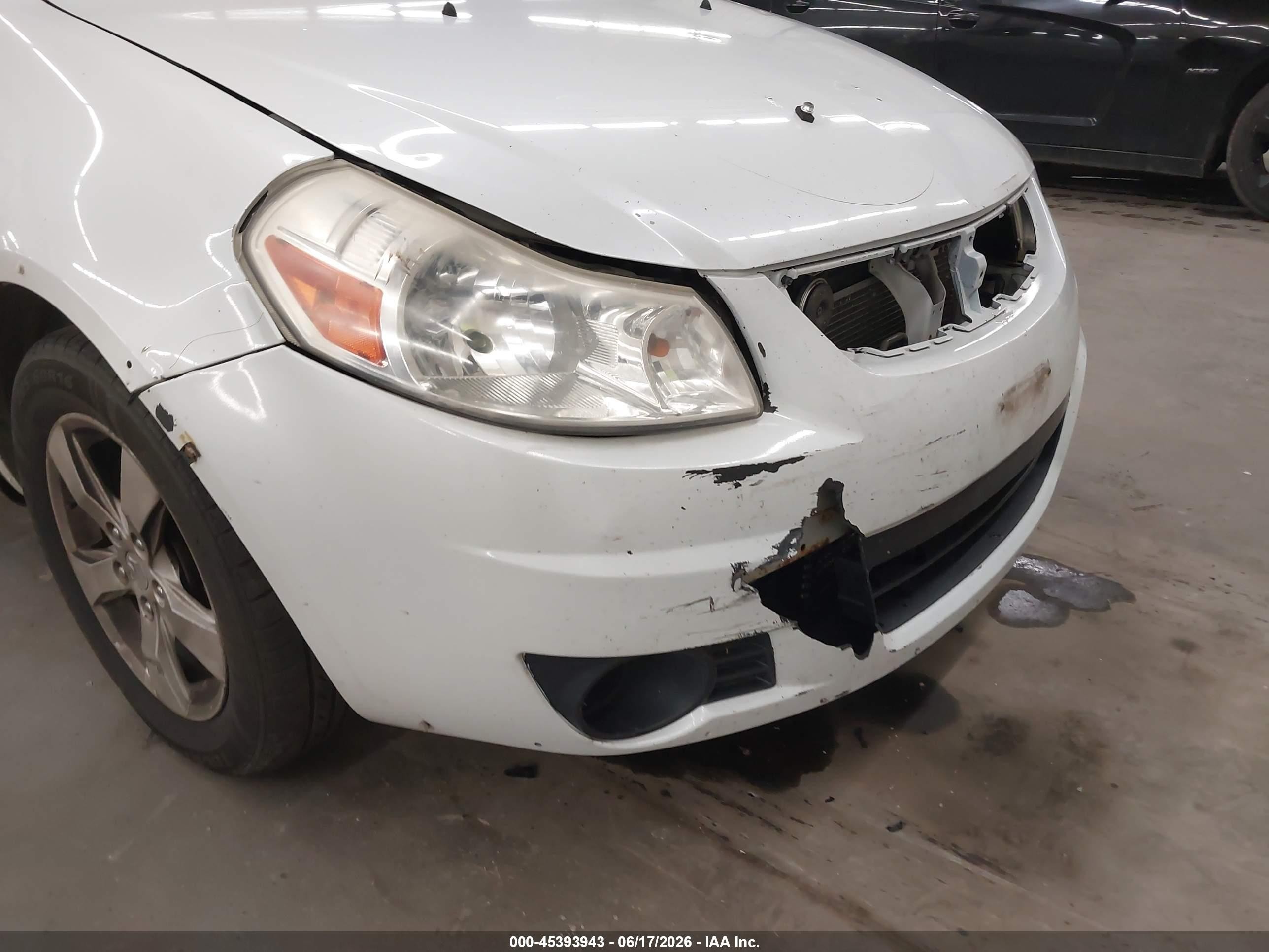 2012 Suzuki Sx4 Premium/tech Valu Pkg (nav) White vin: JS2YB5A35C6304872