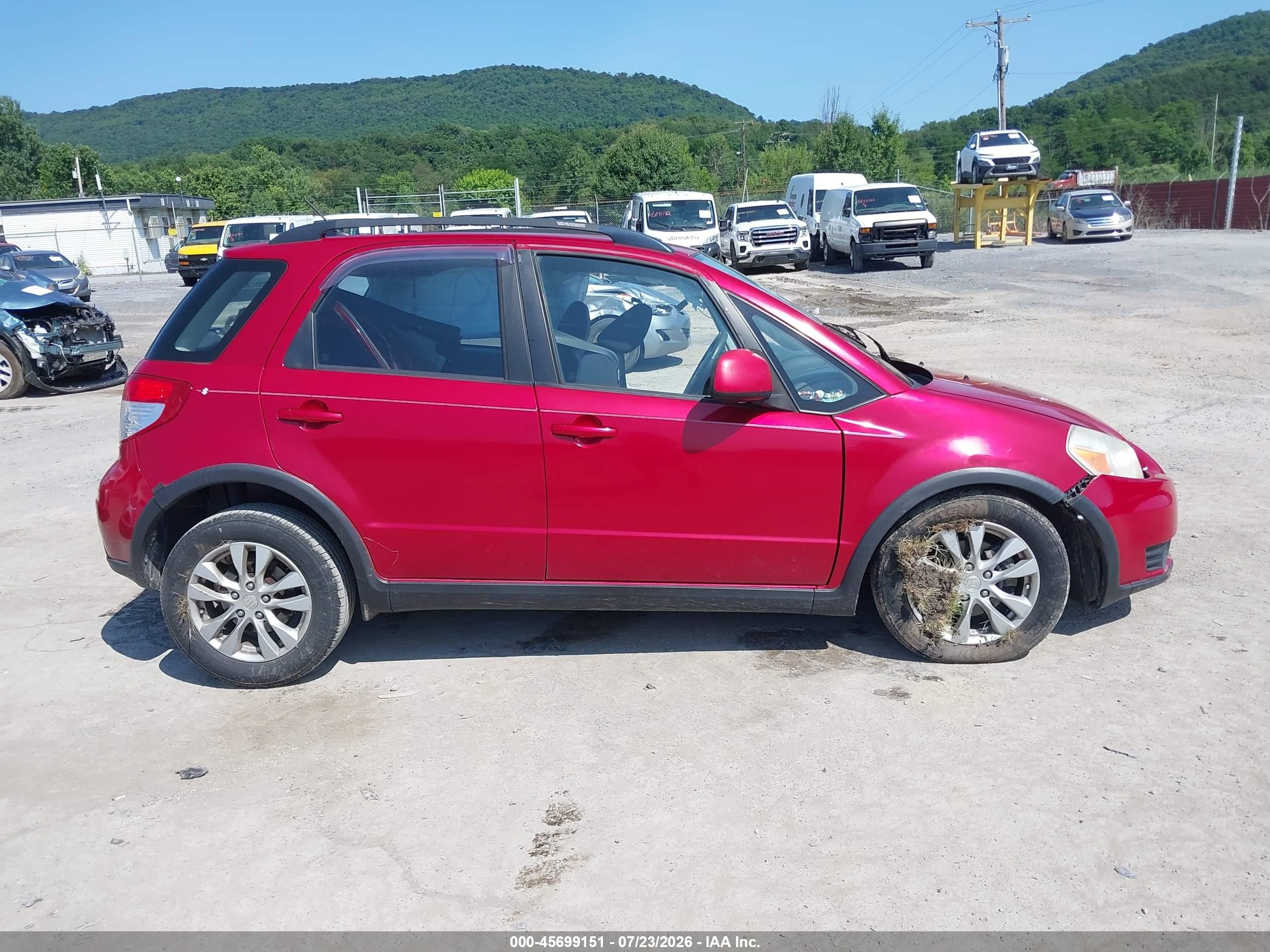 2013 Suzuki Sx4 Premium Red vin: JS2YB5A35D6100588
