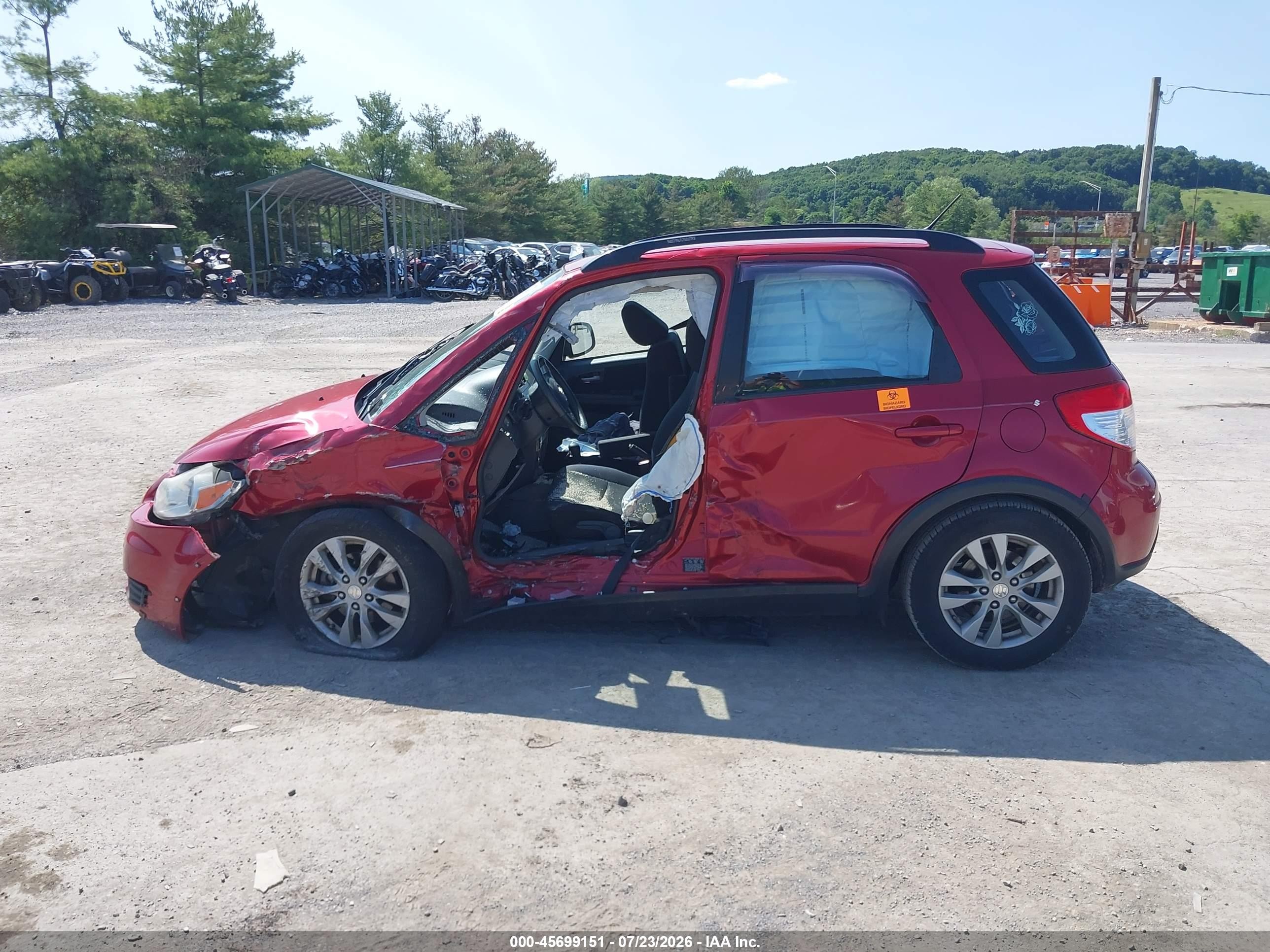 2013 Suzuki Sx4 Premium Red vin: JS2YB5A35D6100588