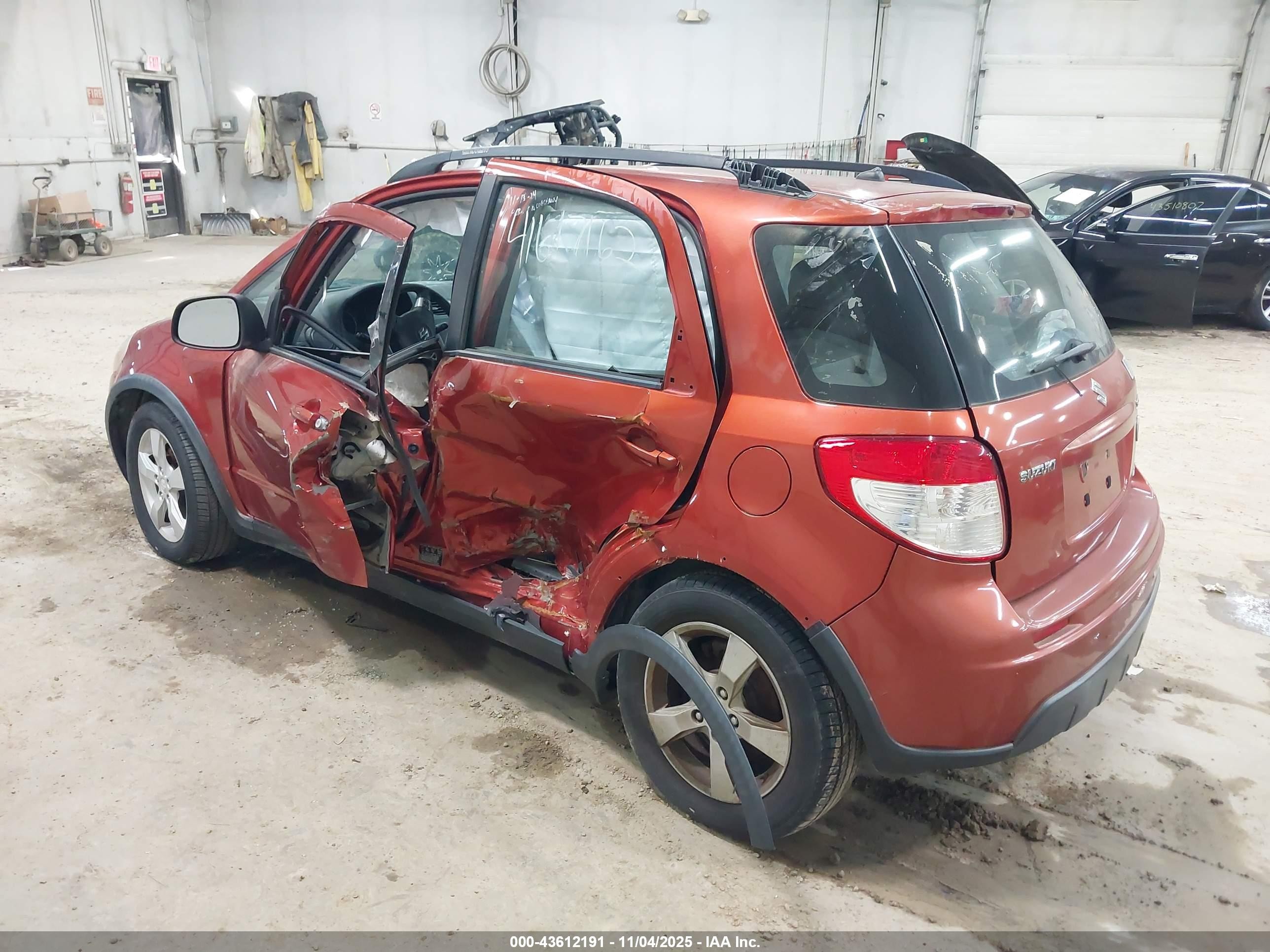 2012 Suzuki Sx4   Orange vin: JS2YB5A36C6302516