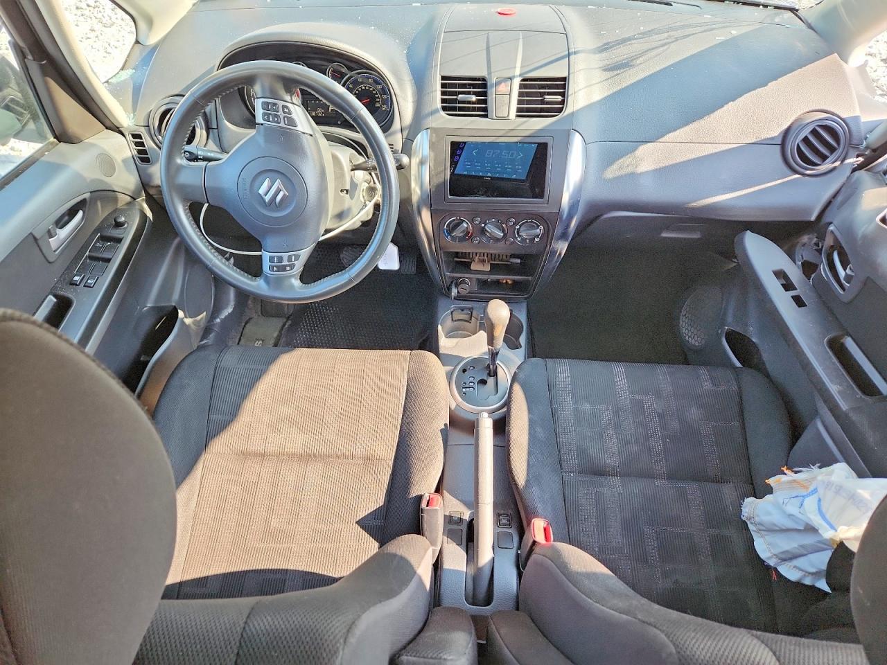 2011 Suzuki Sx4 Silver vin: JS2YB5A39B6301651