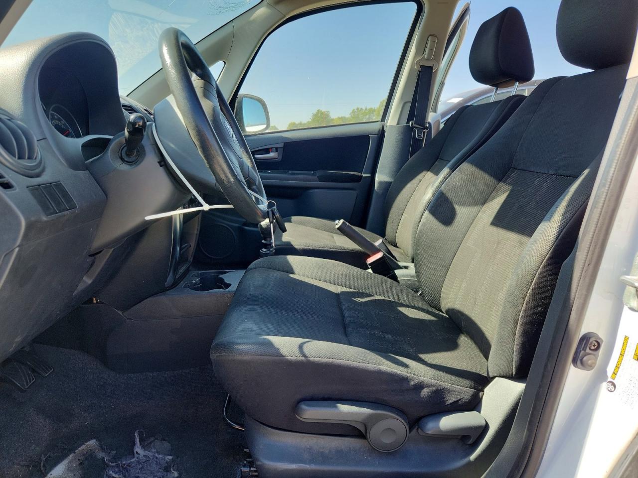 2012 Suzuki Sx4 White vin: JS2YB5A3XC6302325