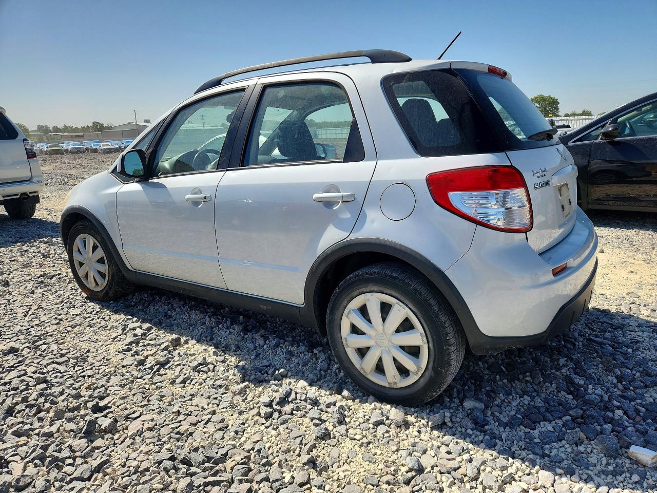2012 Suzuki Sx4 White vin: JS2YB5A3XC6302325