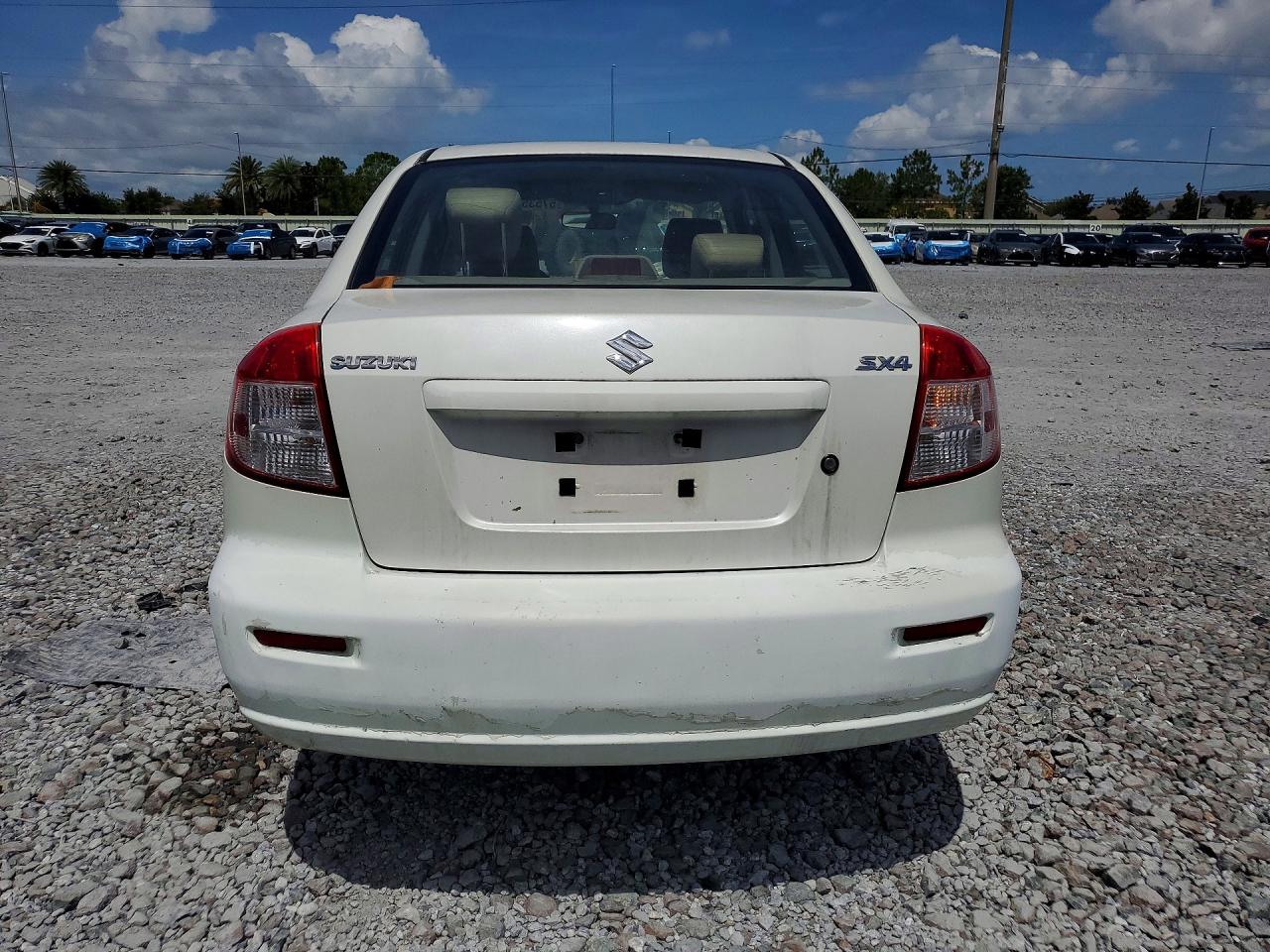 2008 Suzuki Sx4 White vin: JS2YC412185100999
