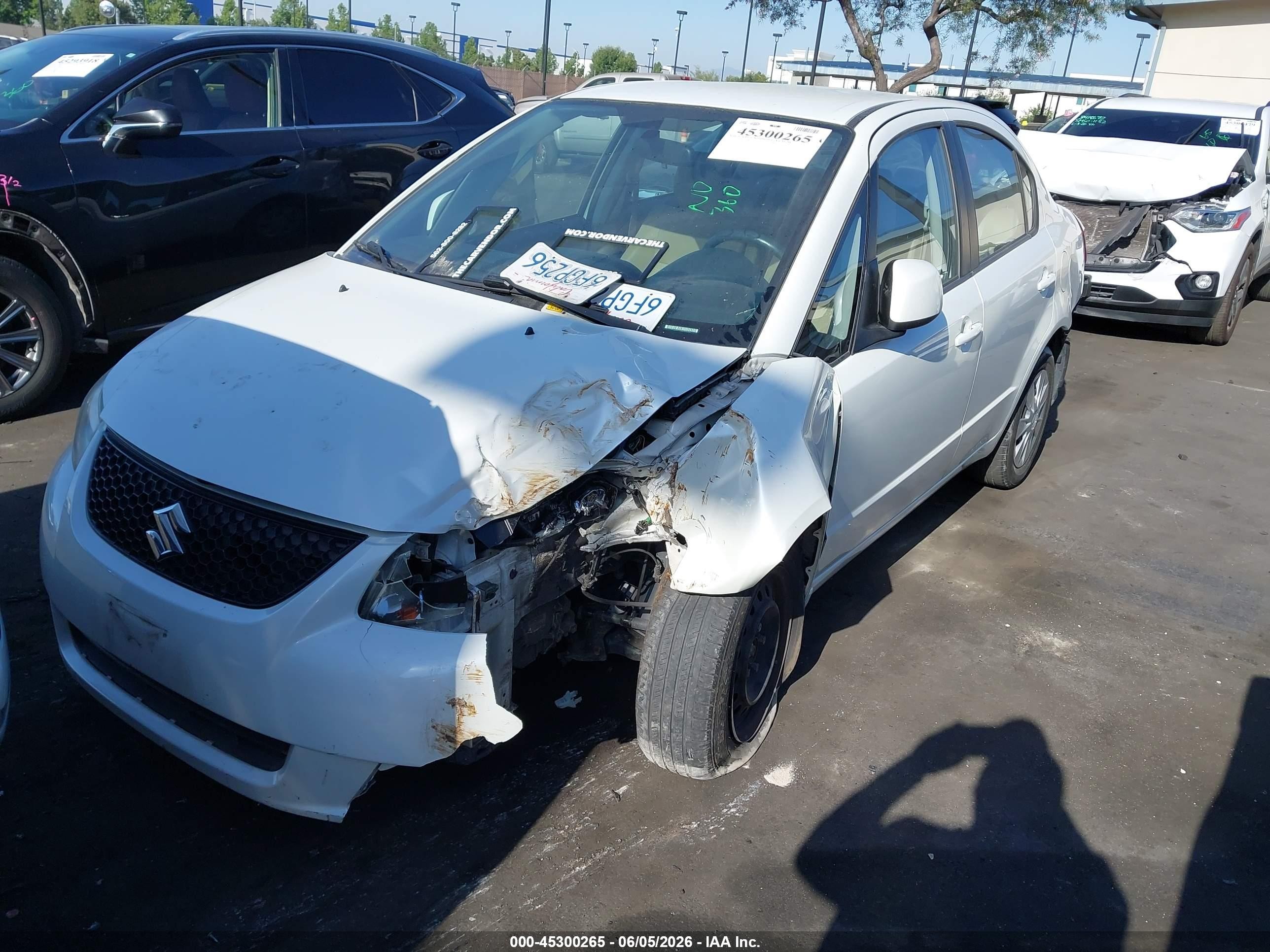 2009 Suzuki Sx4 Le/le Popular White vin: JS2YC412396200081
