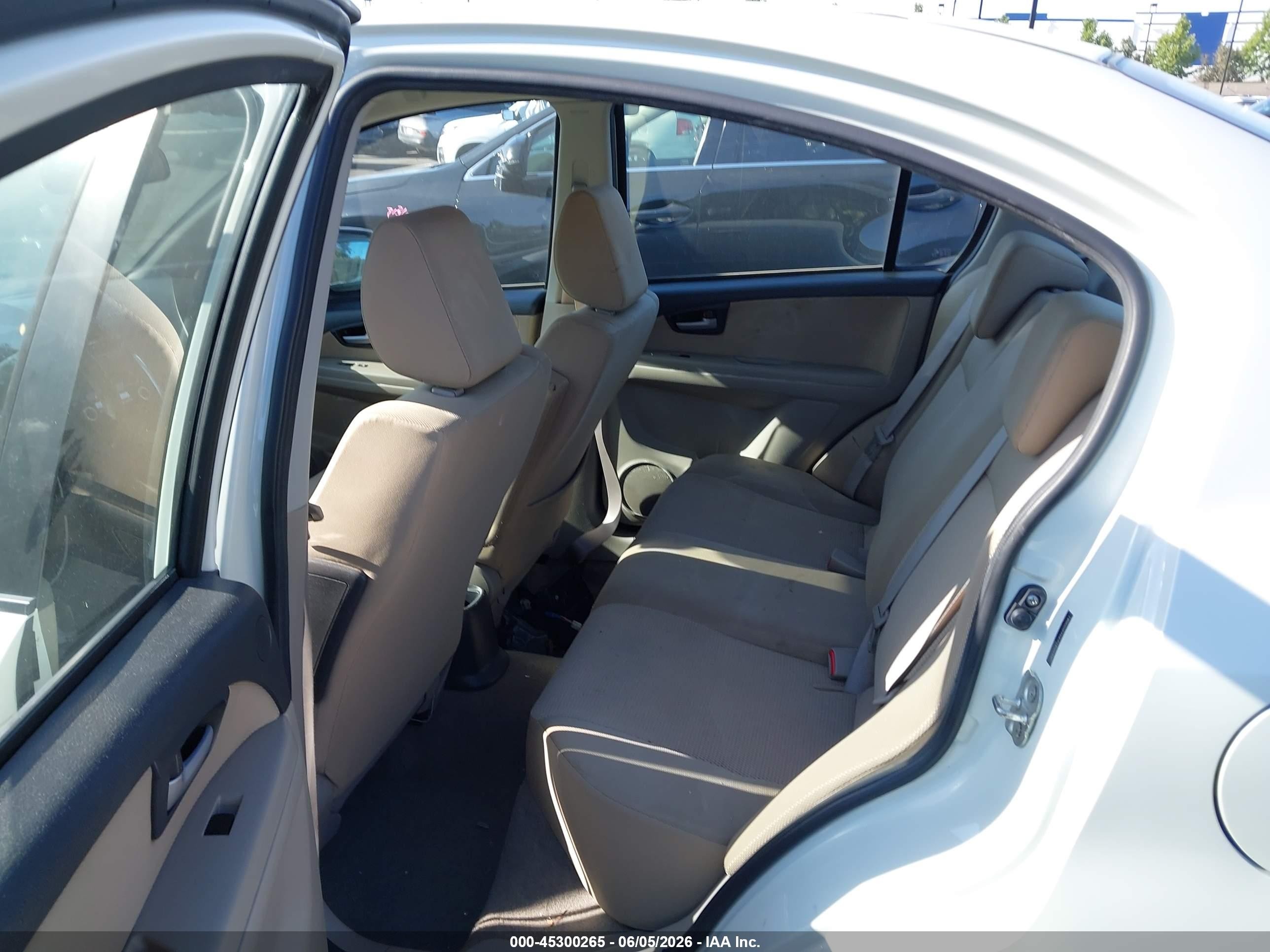 2009 Suzuki Sx4 Le/le Popular White vin: JS2YC412396200081