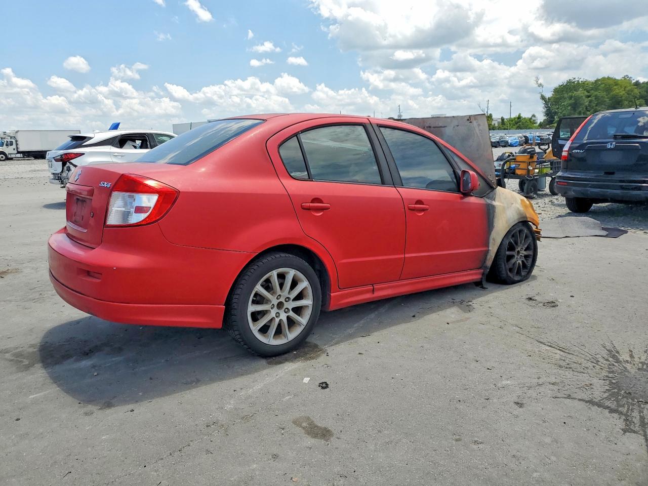 2008 Suzuki Sx4 Convenience Red vin: JS2YC415385105728