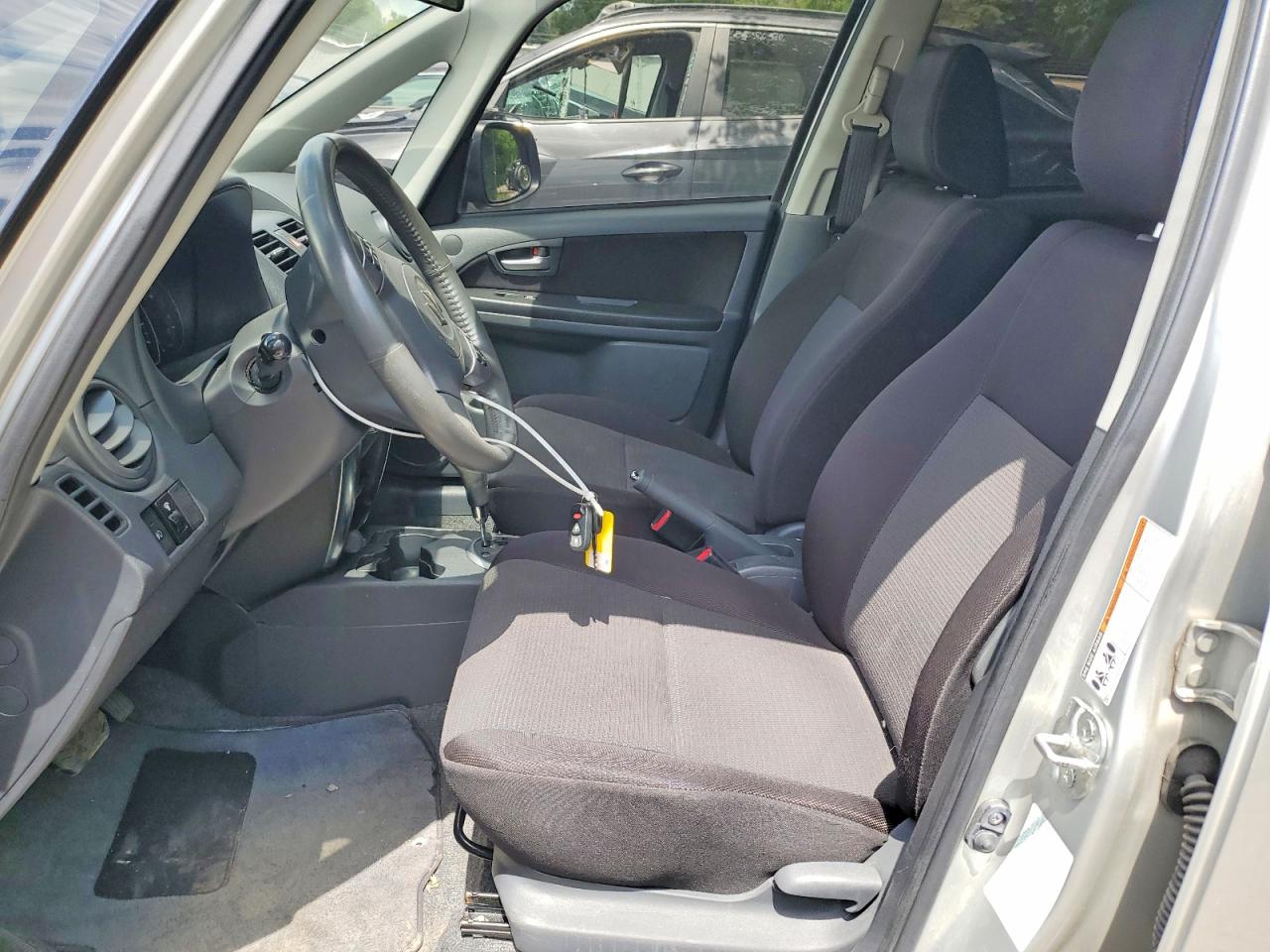 2008 Suzuki Sx4 Convenience Silver vin: JS2YC415985109427