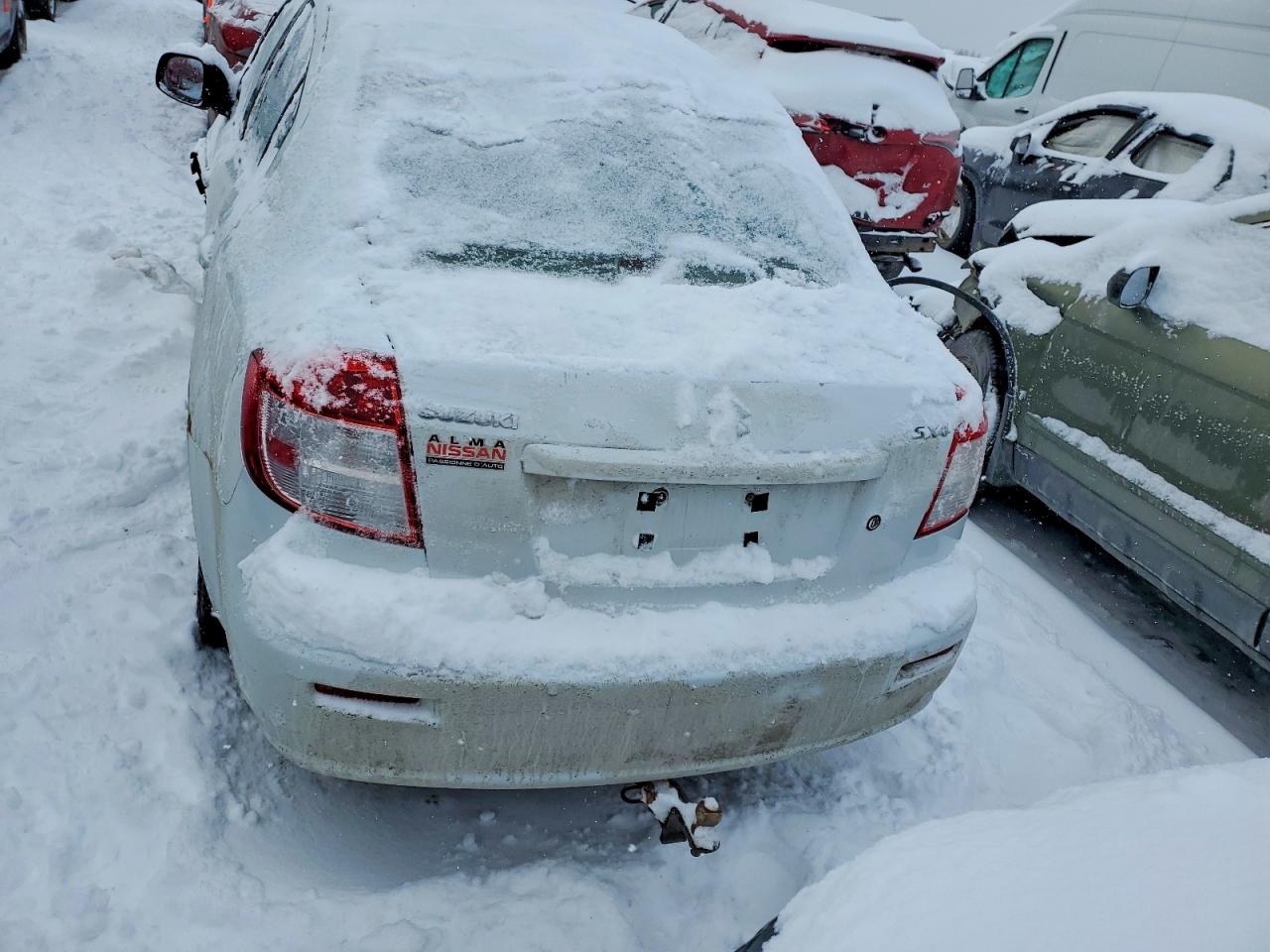 2010 Suzuki Sx4 Le White vin: JS2YC5A25A6304145