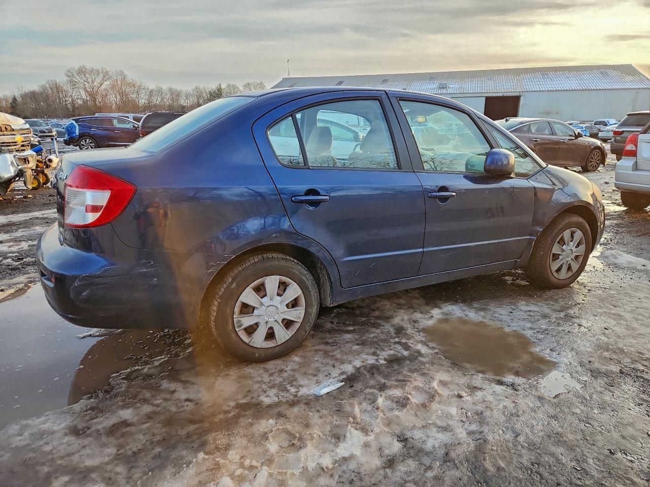 2010 Suzuki Sx4 Le Синий vin: JS2YC5A26A6300847