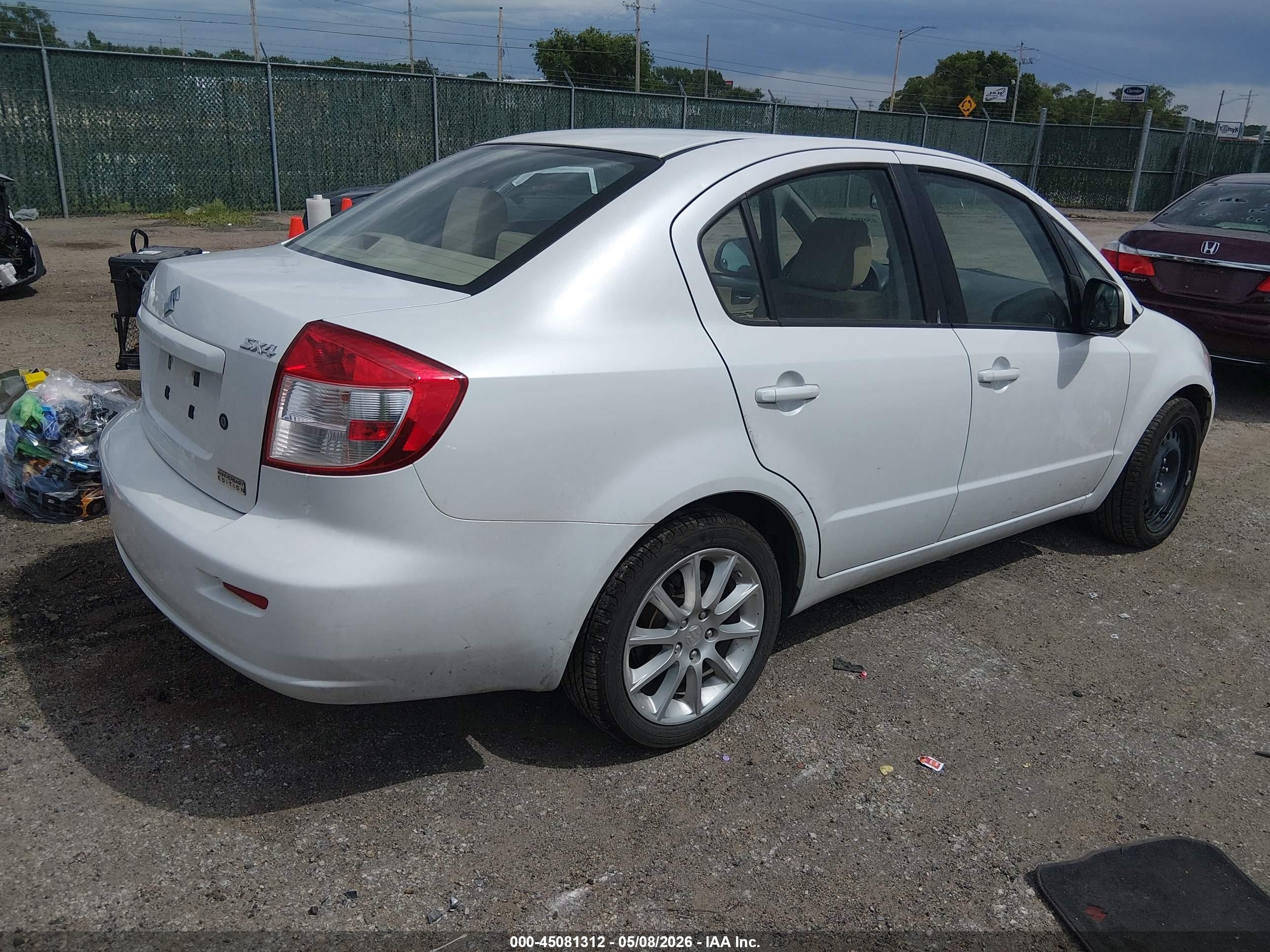 2011 Suzuki Sx4 Le/le Anniversary Edition White vin: JS2YC5A28B6302925